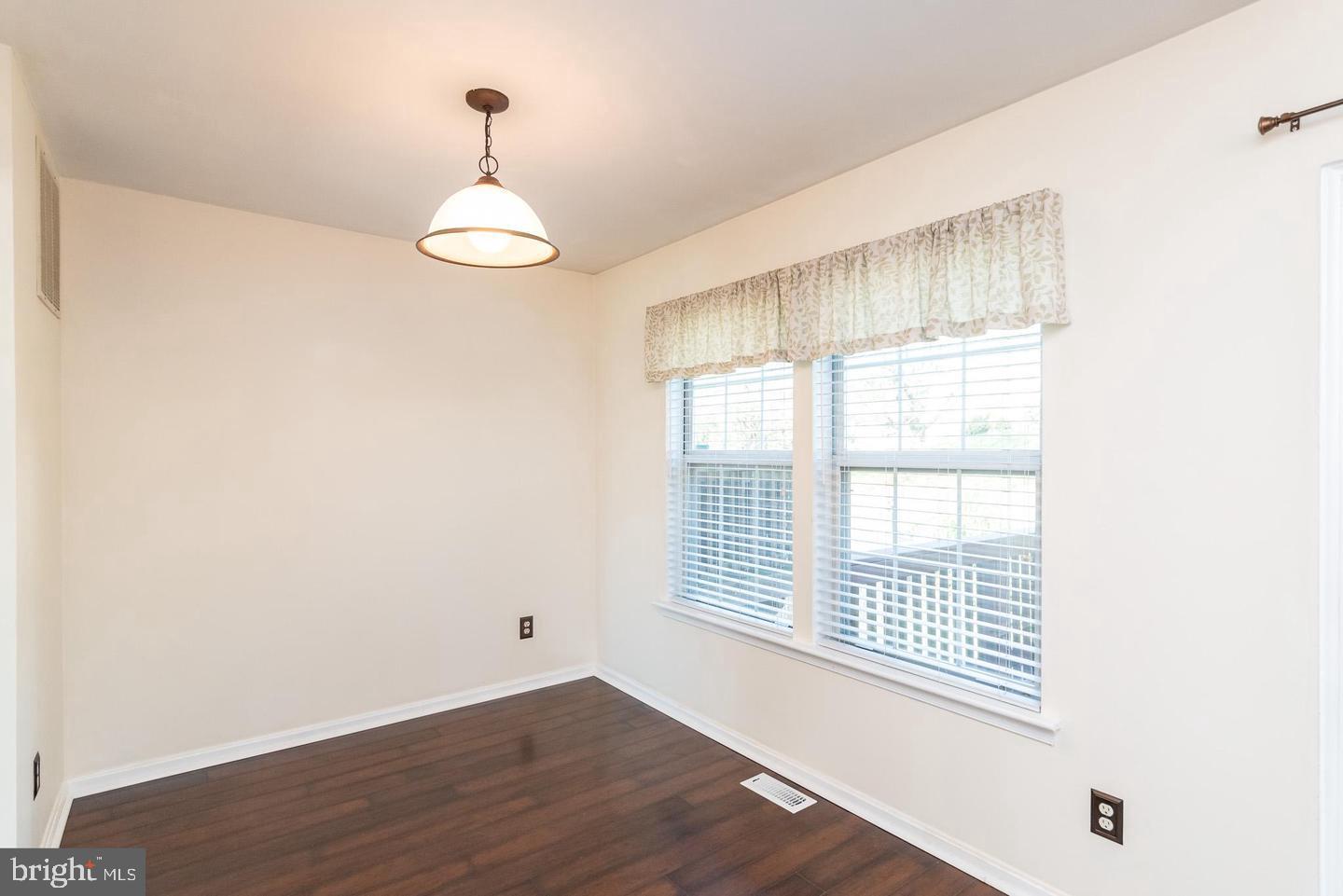 CONSTANT FRIENDSHIP - Residential Lease