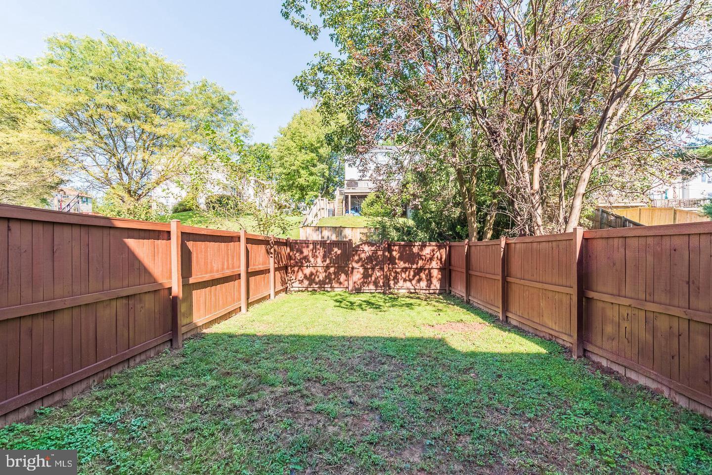 CONSTANT FRIENDSHIP - Residential Lease