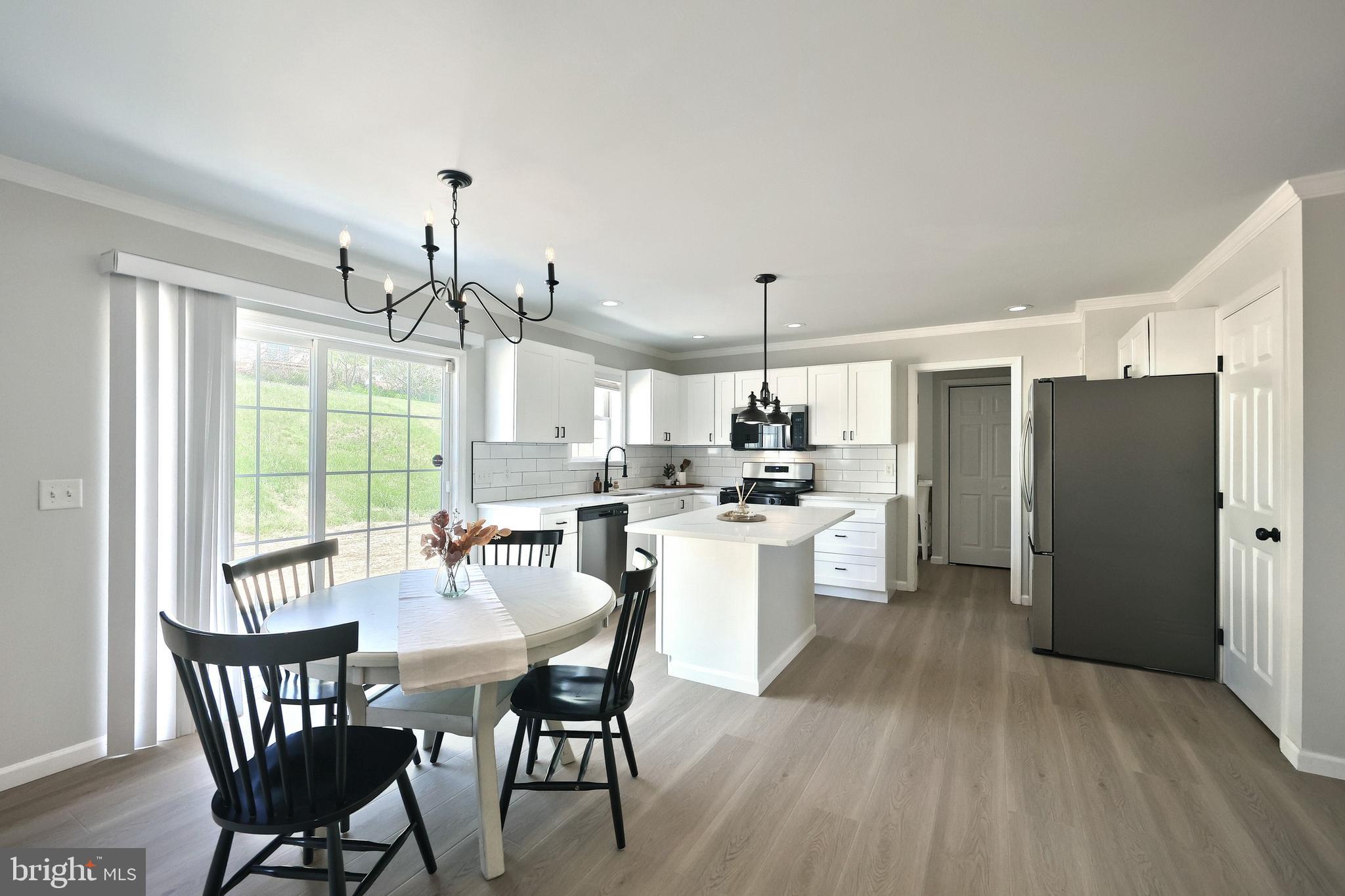 SHERMAN OAKS - Residential
