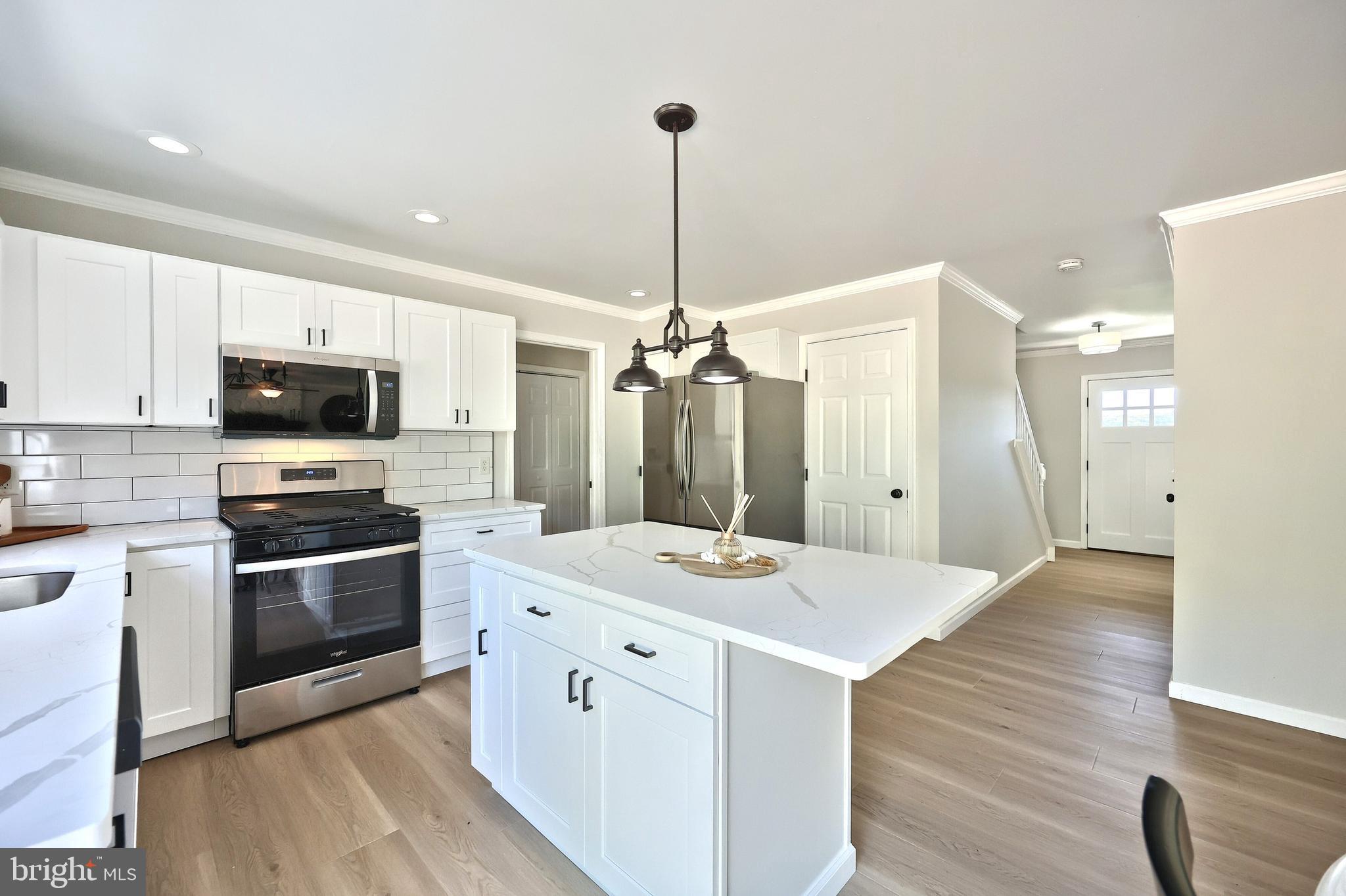 SHERMAN OAKS - Residential