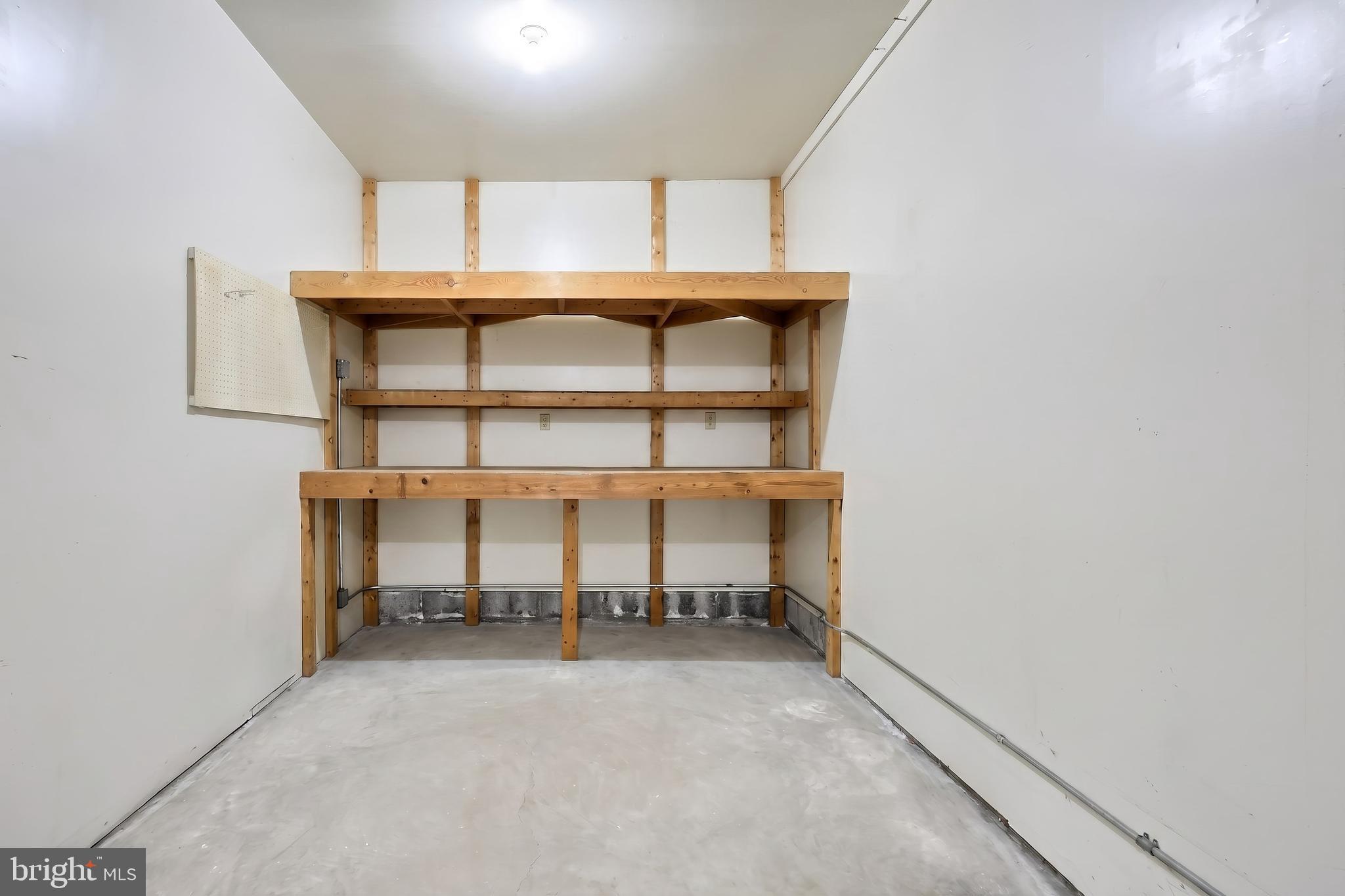 SHERMAN OAKS - Residential