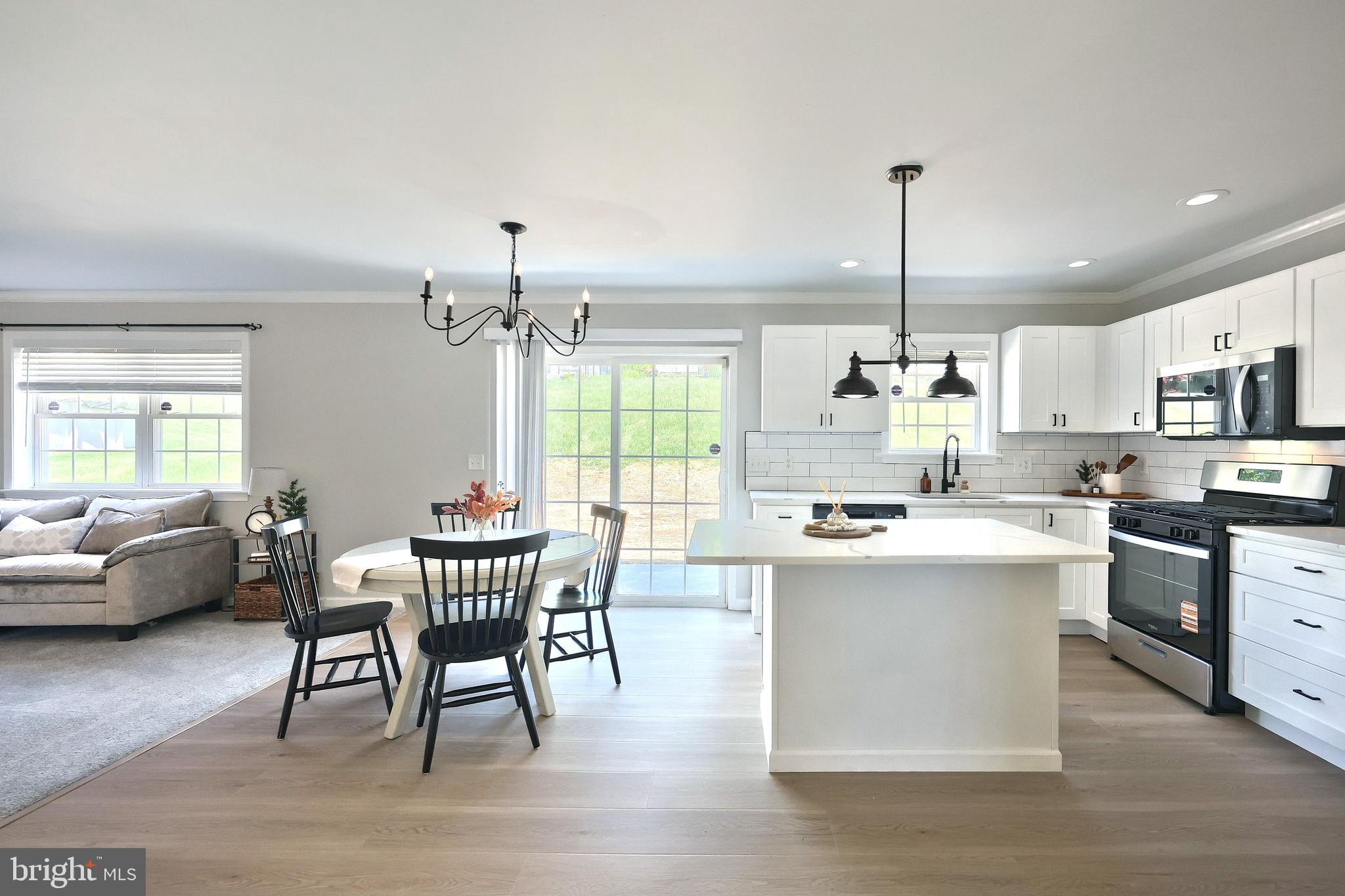 SHERMAN OAKS - Residential