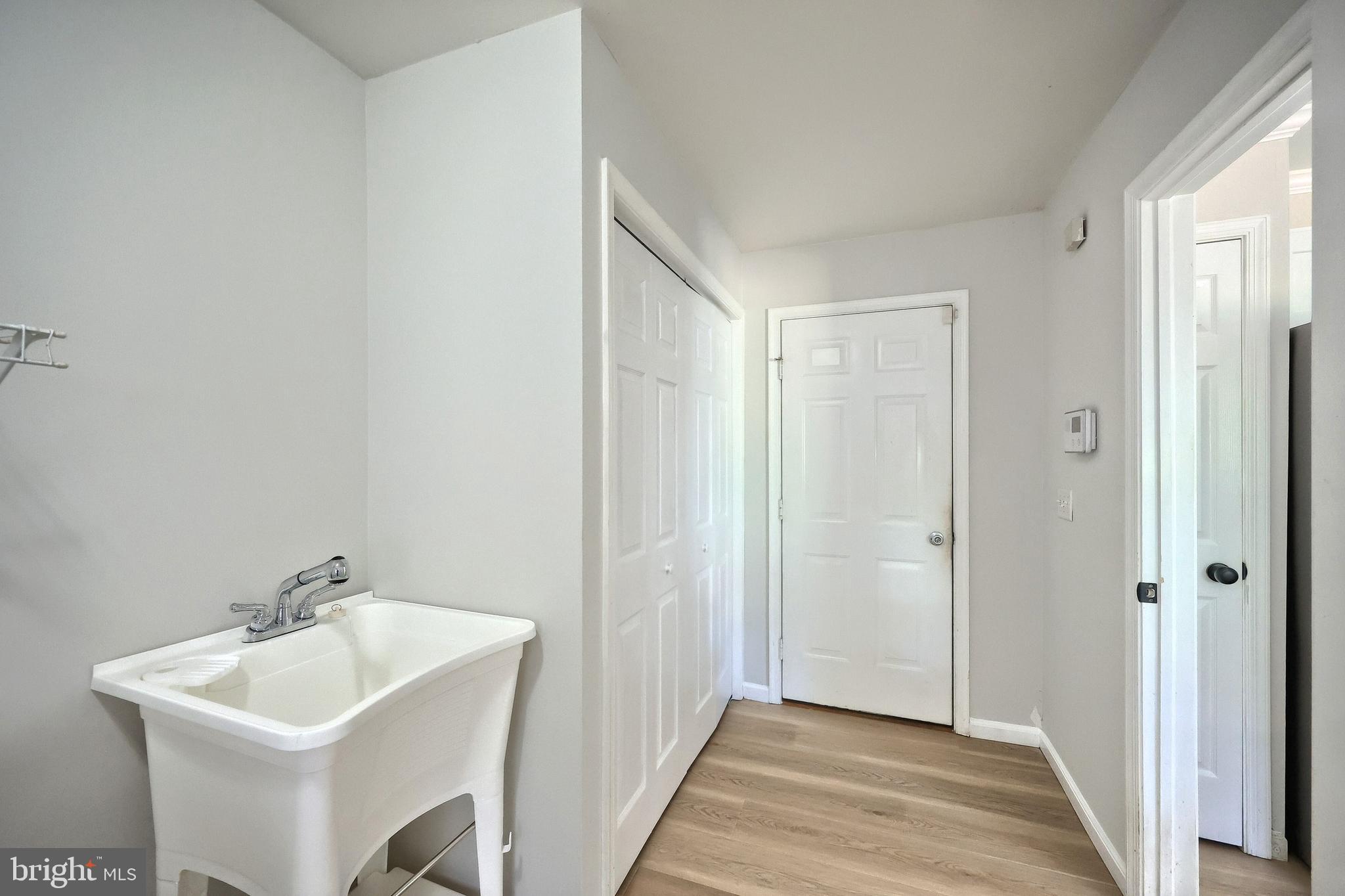 SHERMAN OAKS - Residential