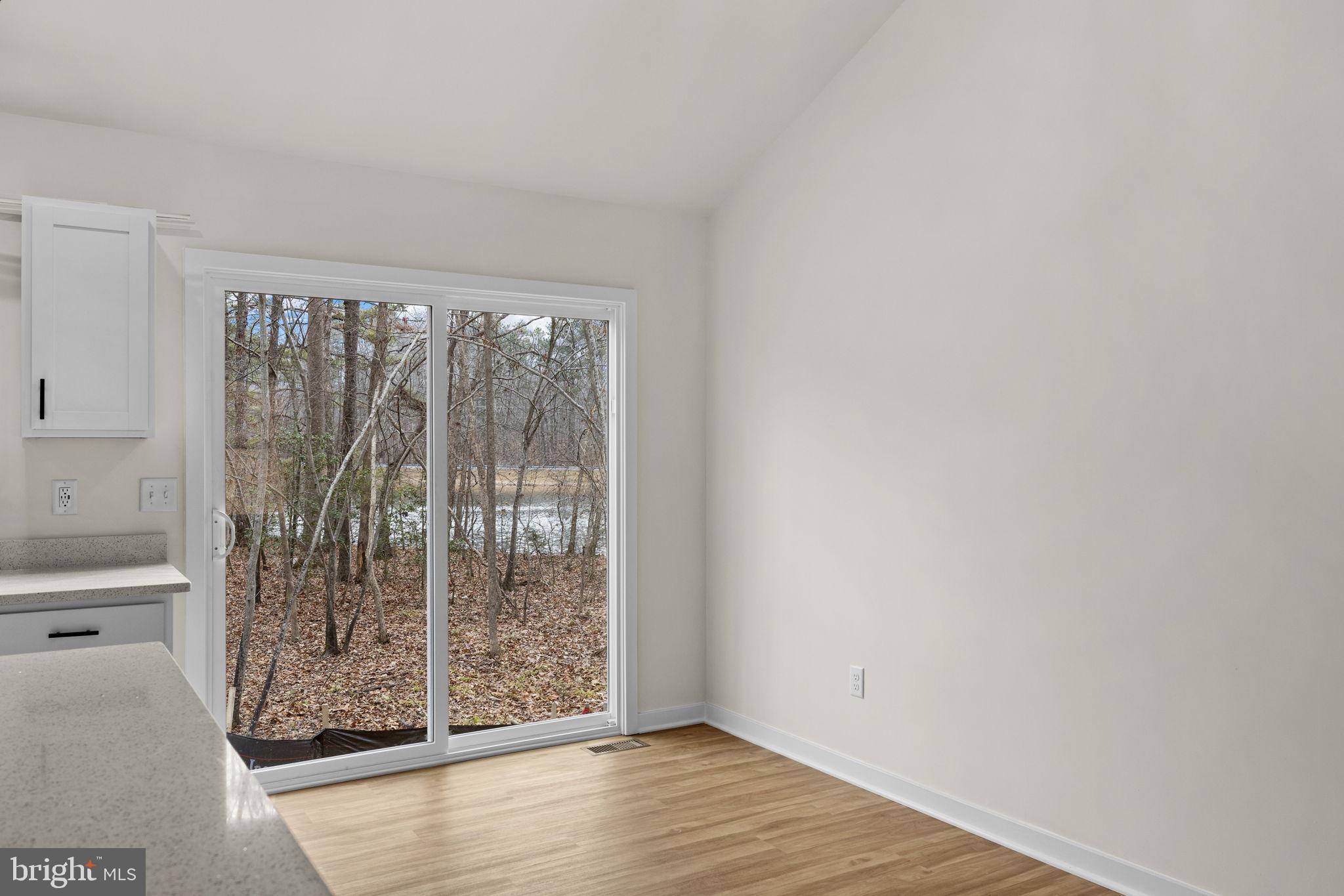 LAKE LAND OR - Residential