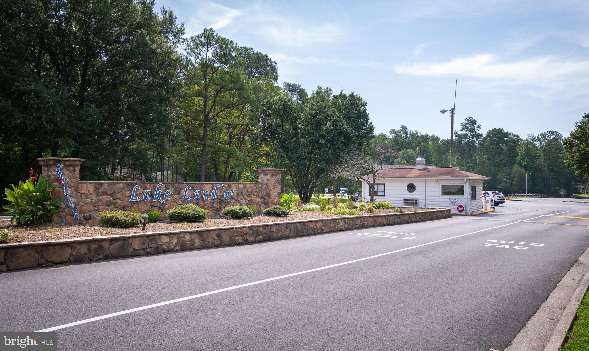 LAKE LAND OR - Residential