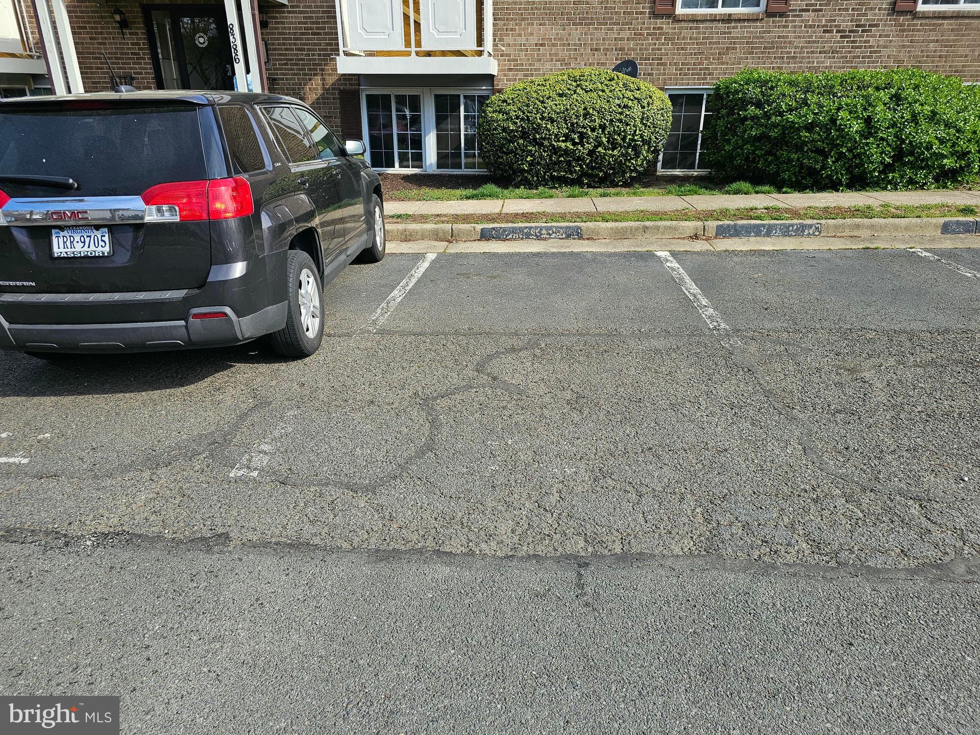 MOUNT VERNON LAKES CONDO - Residential Lease