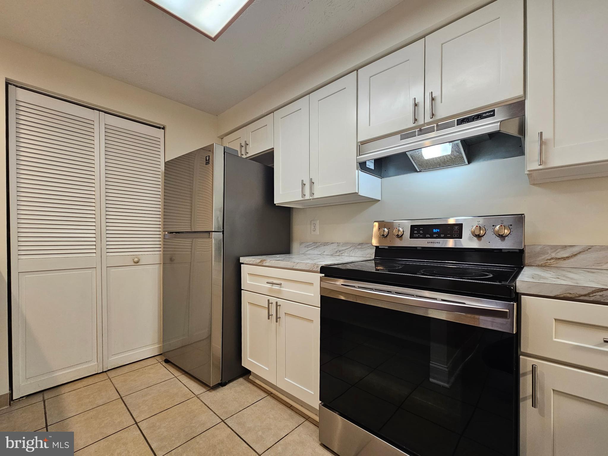 MOUNT VERNON LAKES CONDO - Residential Lease