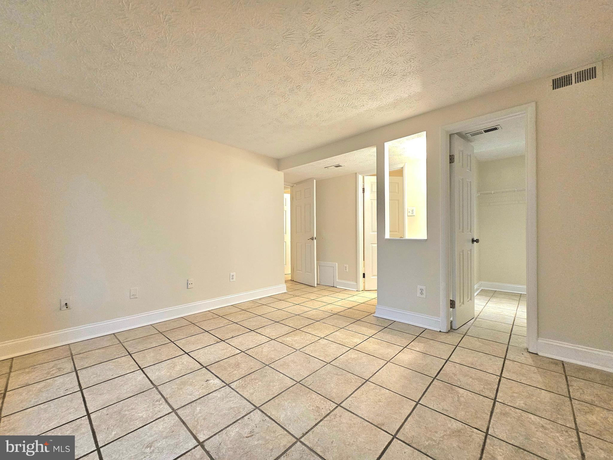 MOUNT VERNON LAKES CONDO - Residential Lease