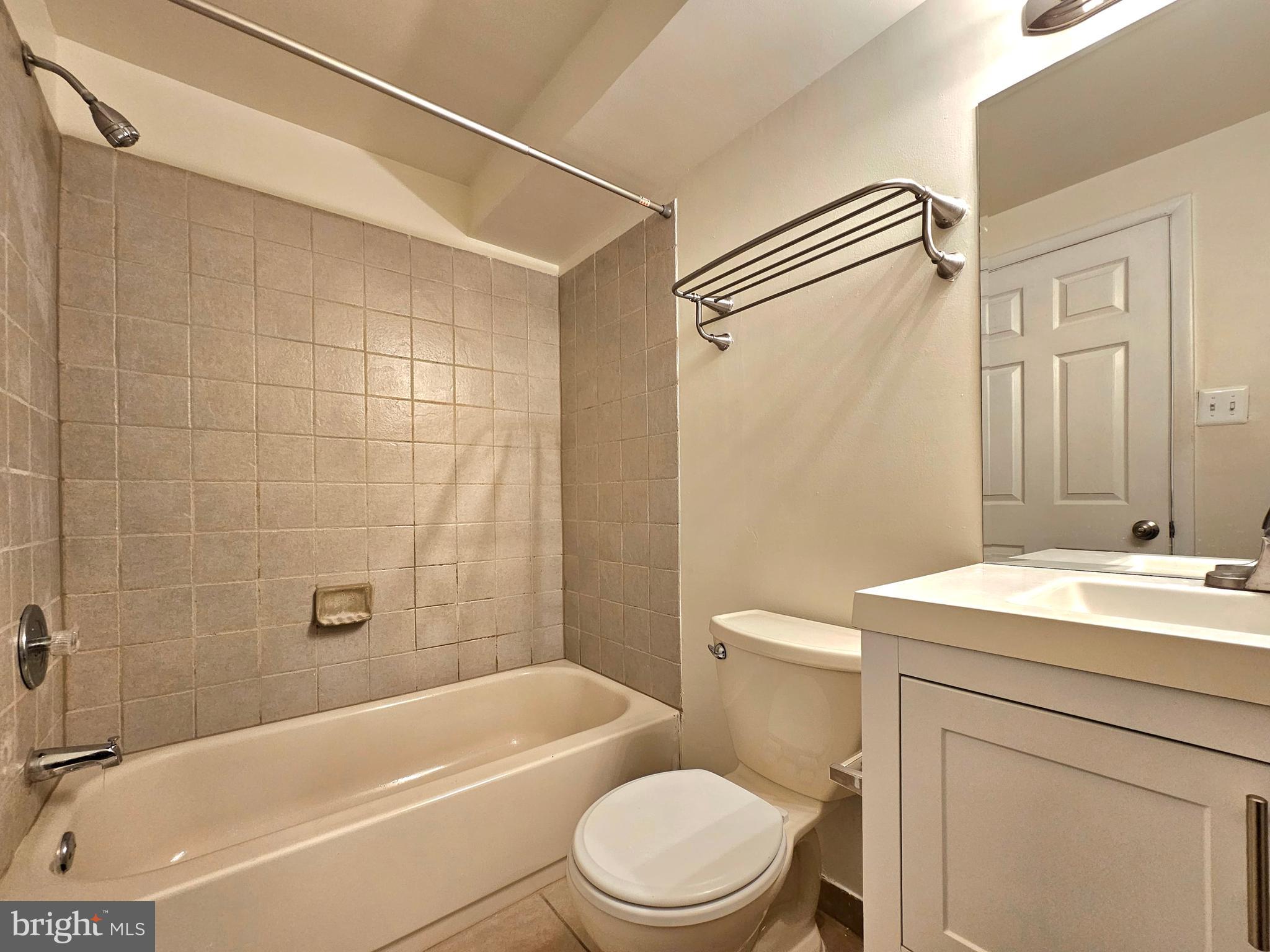 MOUNT VERNON LAKES CONDO - Residential Lease