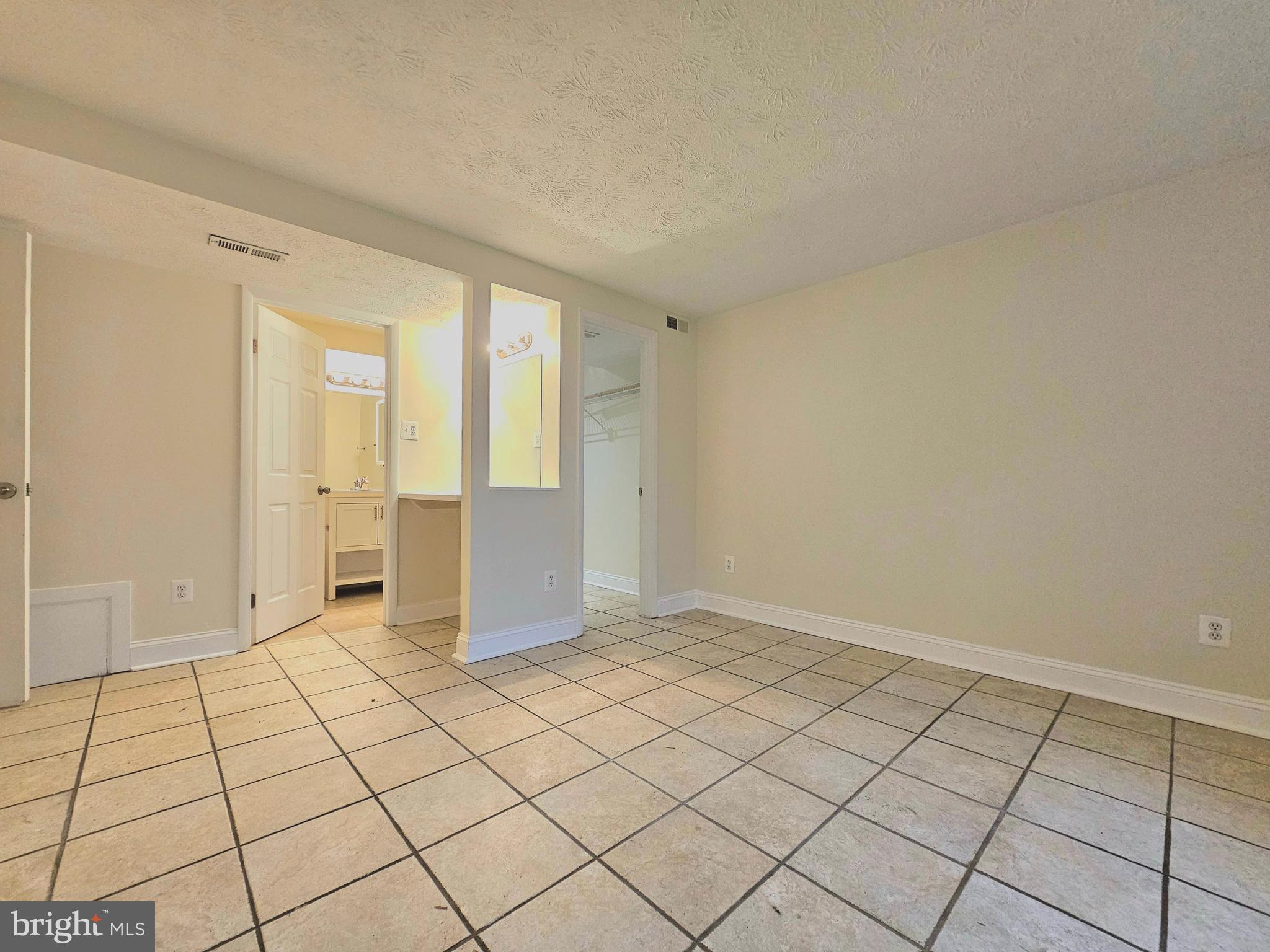 MOUNT VERNON LAKES CONDO - Residential Lease