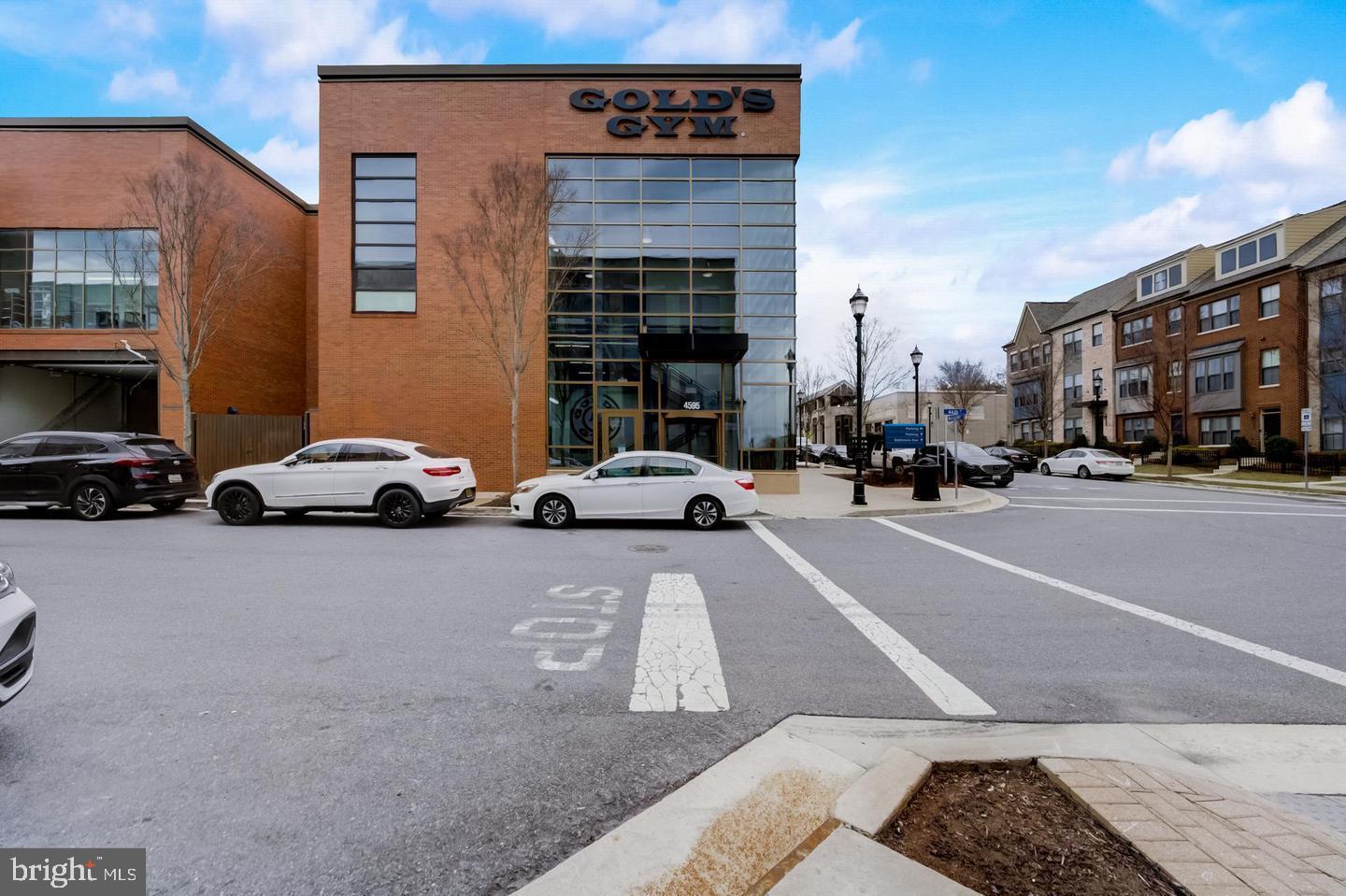 RIVERDALE PARK STATION - Residential