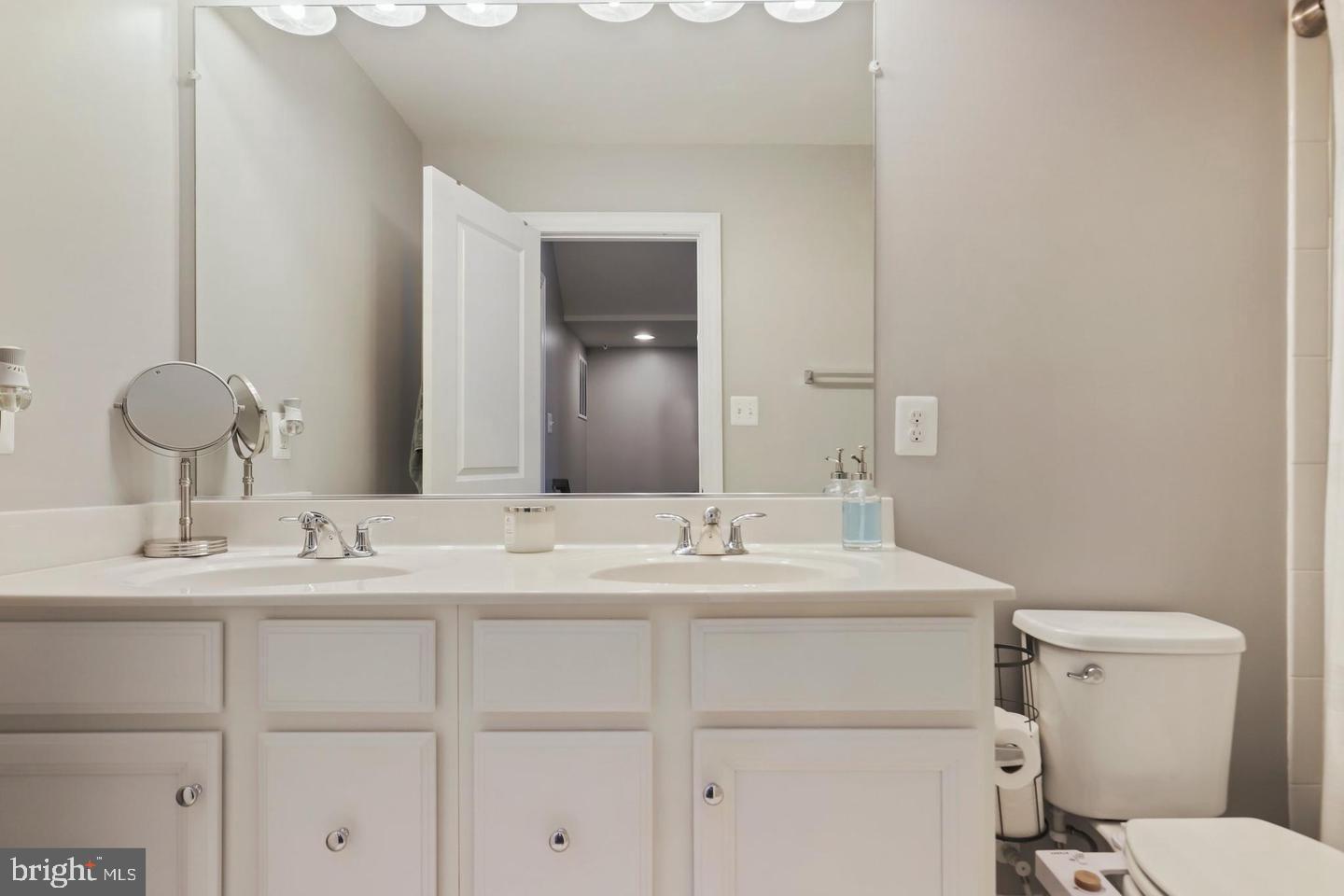 RIVERDALE PARK STATION - Residential