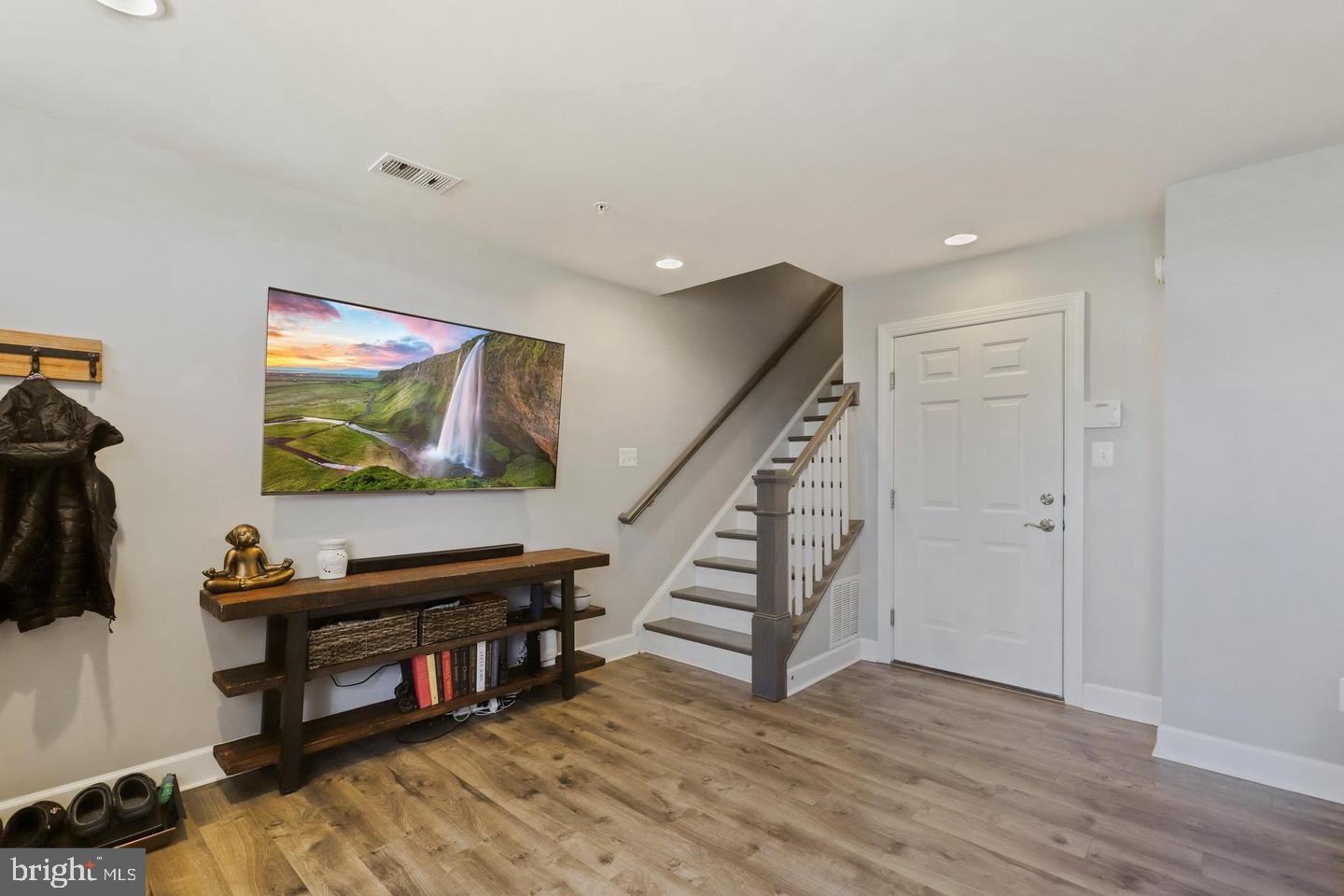 RIVERDALE PARK STATION - Residential