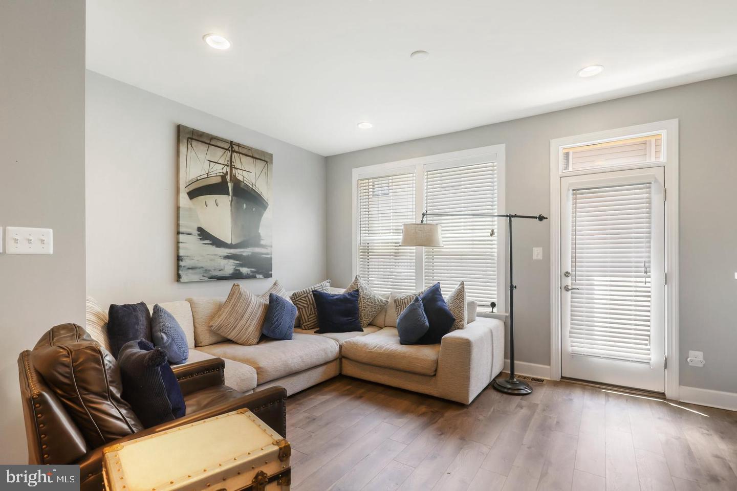 RIVERDALE PARK STATION - Residential