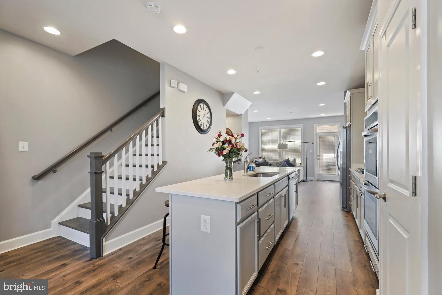 RIVERDALE PARK STATION - Residential