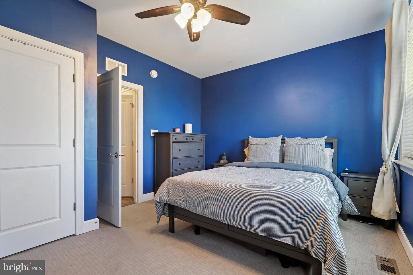 RIVERDALE PARK STATION - Residential