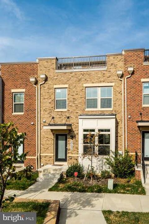 Photo of 2703 Chelsea Willows Way, HYATTSVILLE, MD 20782 (MLS # MDPG2201420)