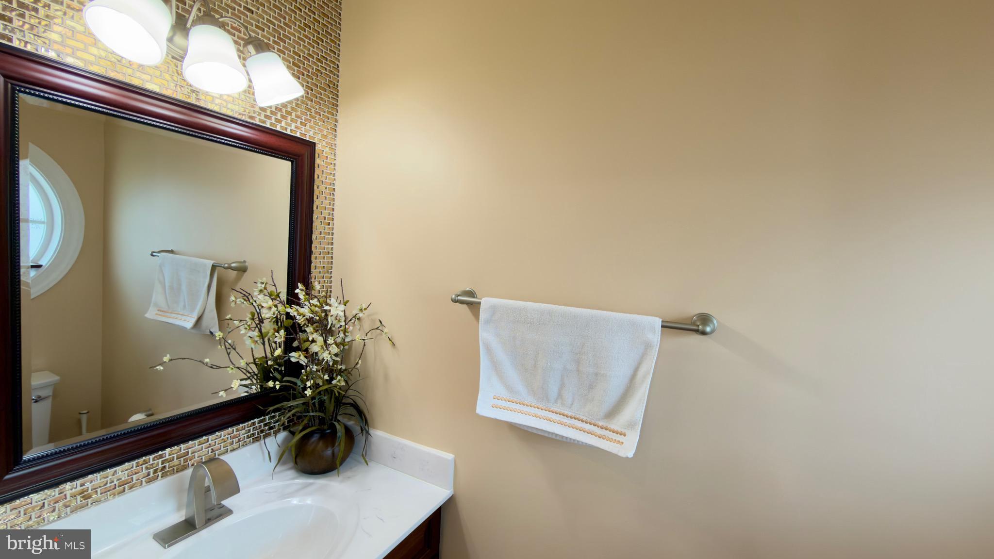 COLONIAL ESTATES II - Residential