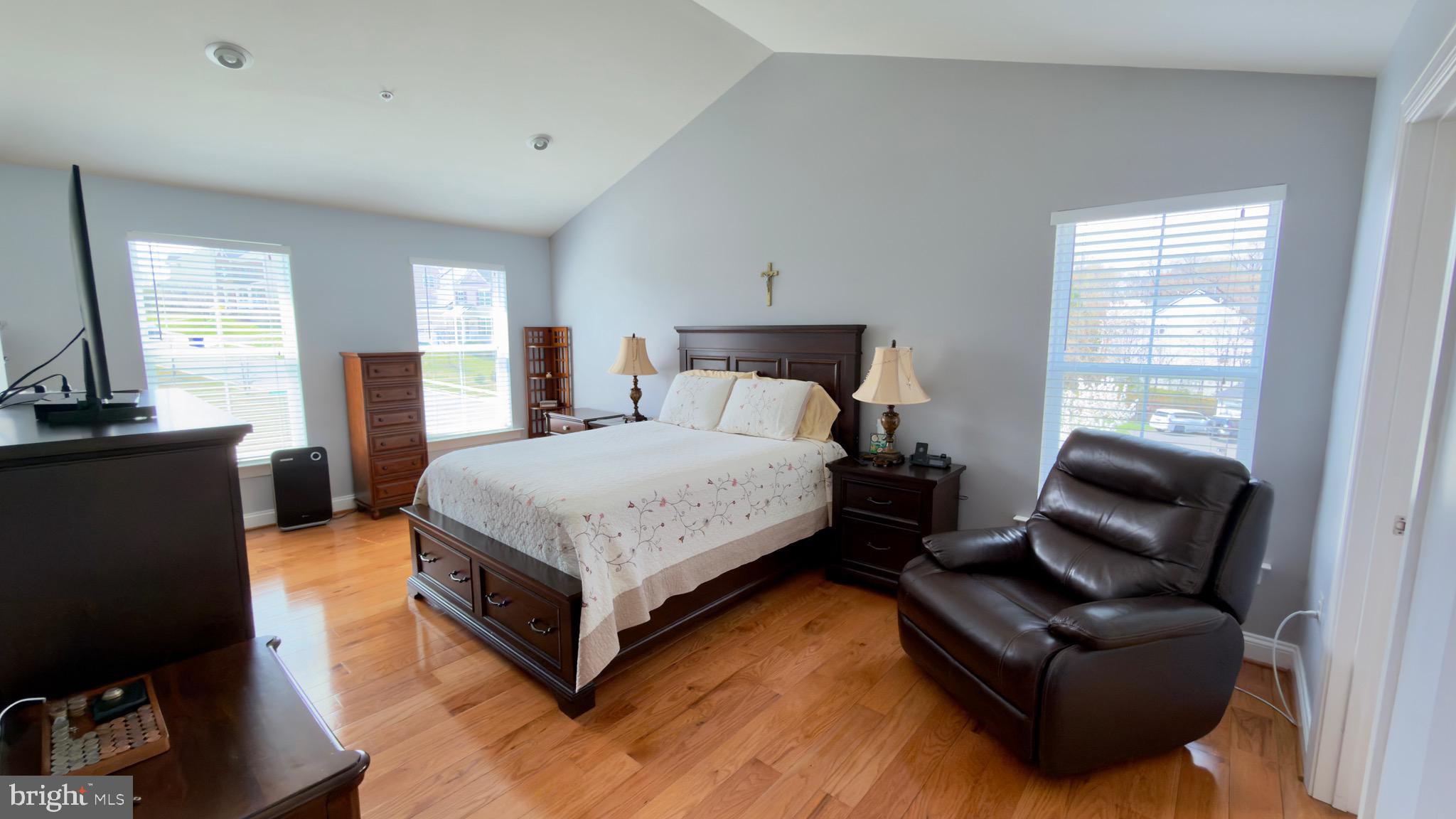 COLONIAL ESTATES II - Residential