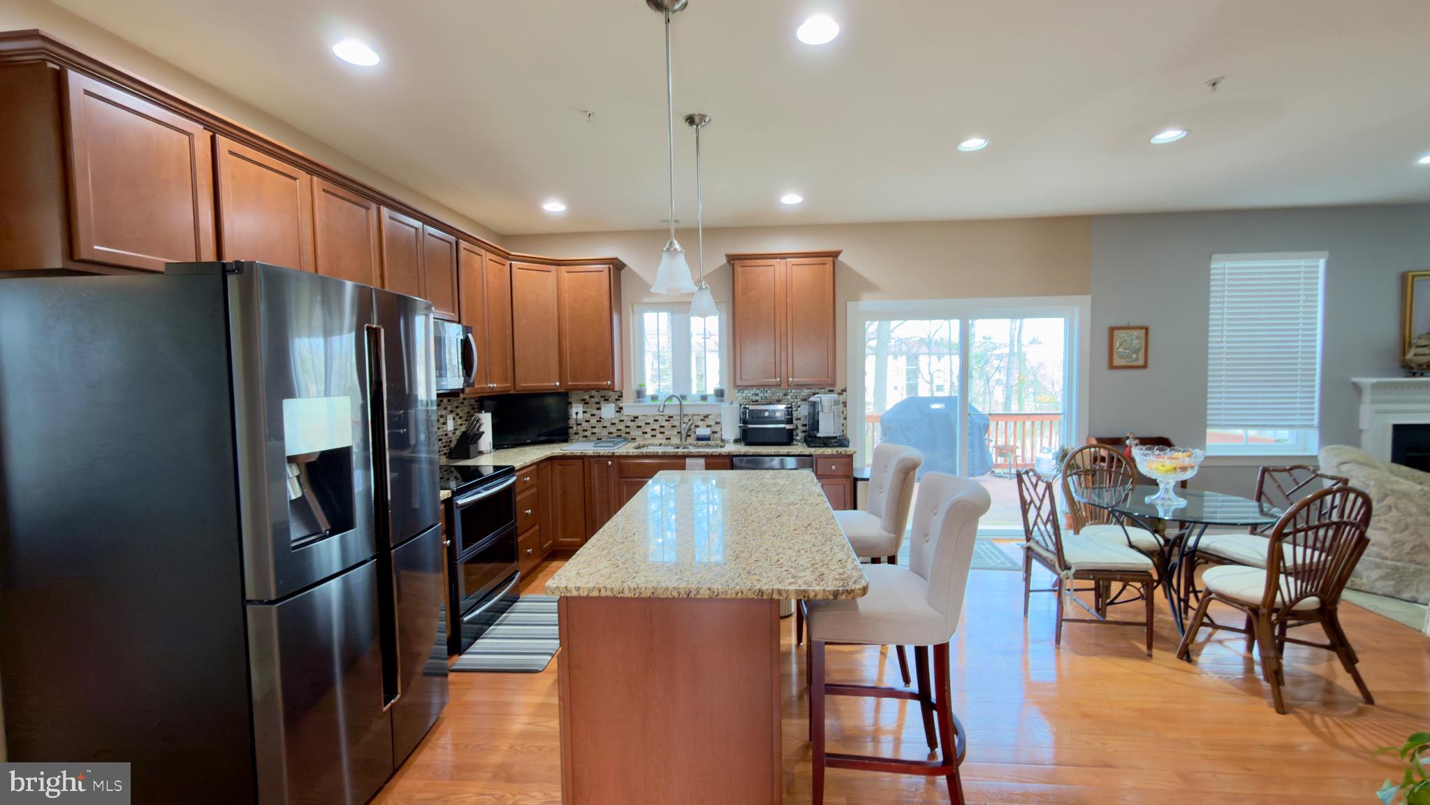 COLONIAL ESTATES II - Residential