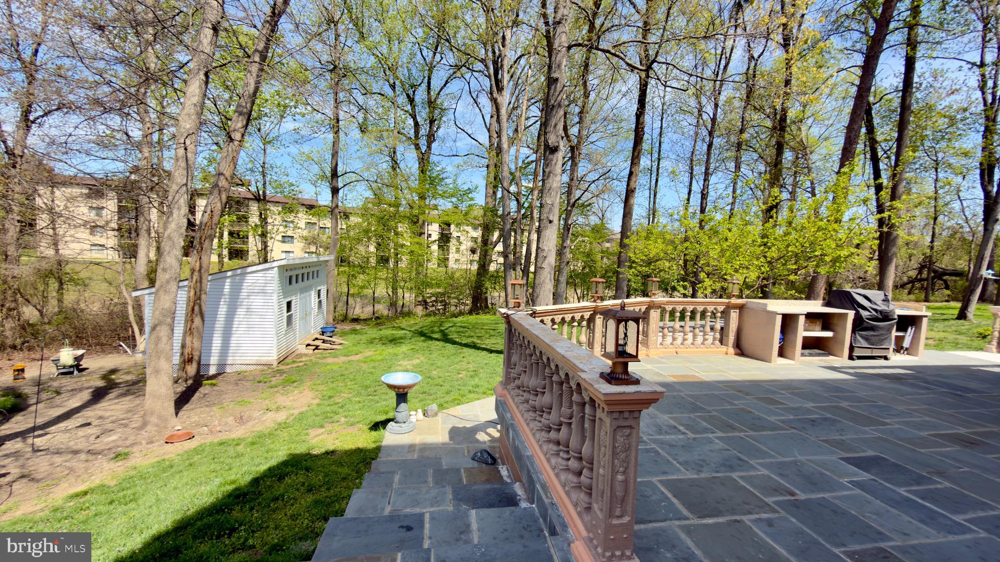 COLONIAL ESTATES II - Residential