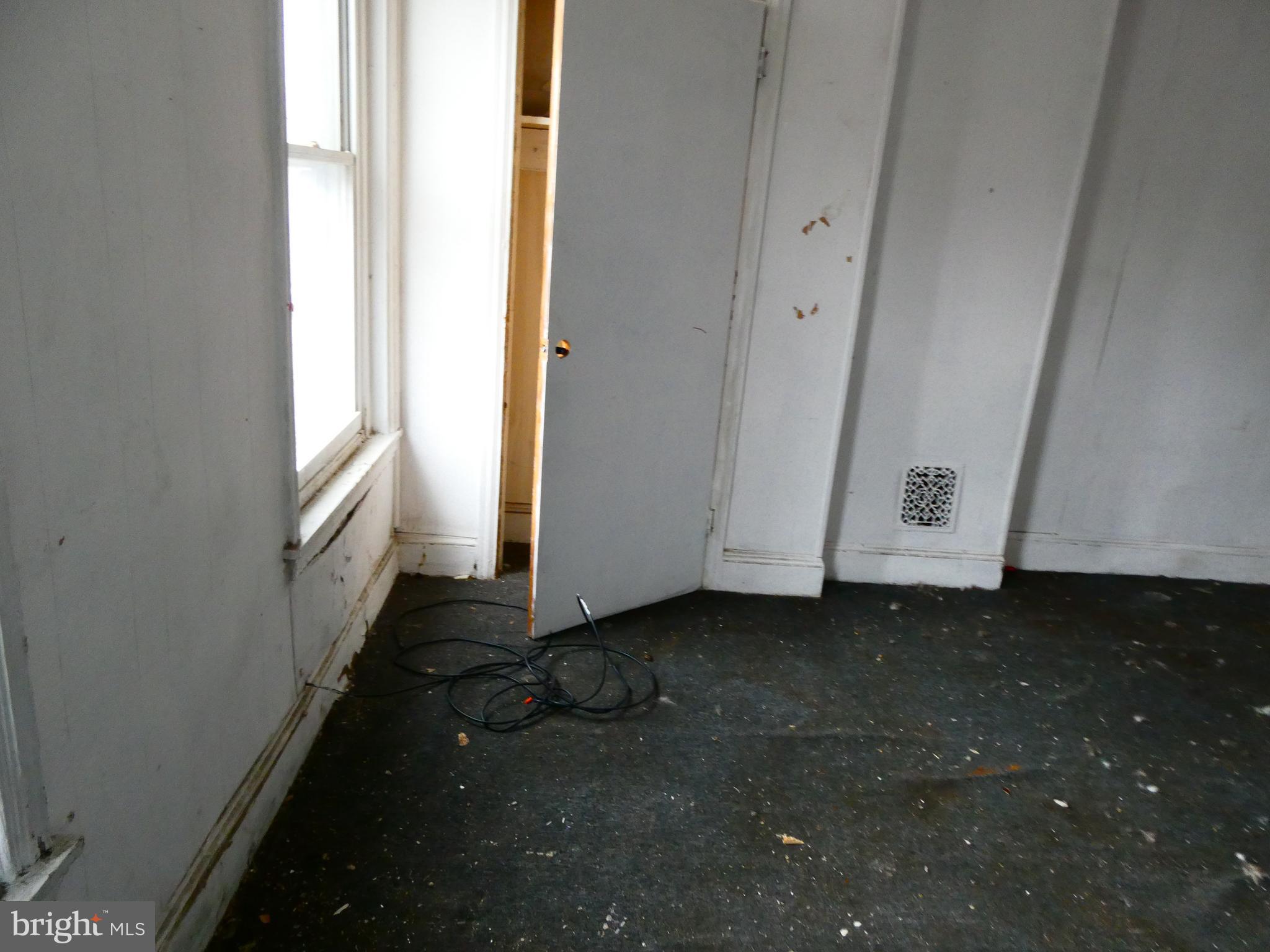 KENSINGTON - Residential