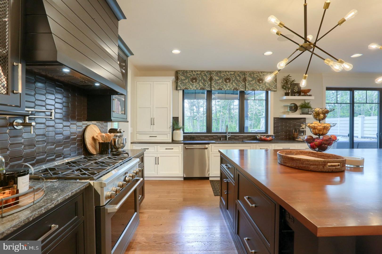 DEAVEN WOODS - Residential