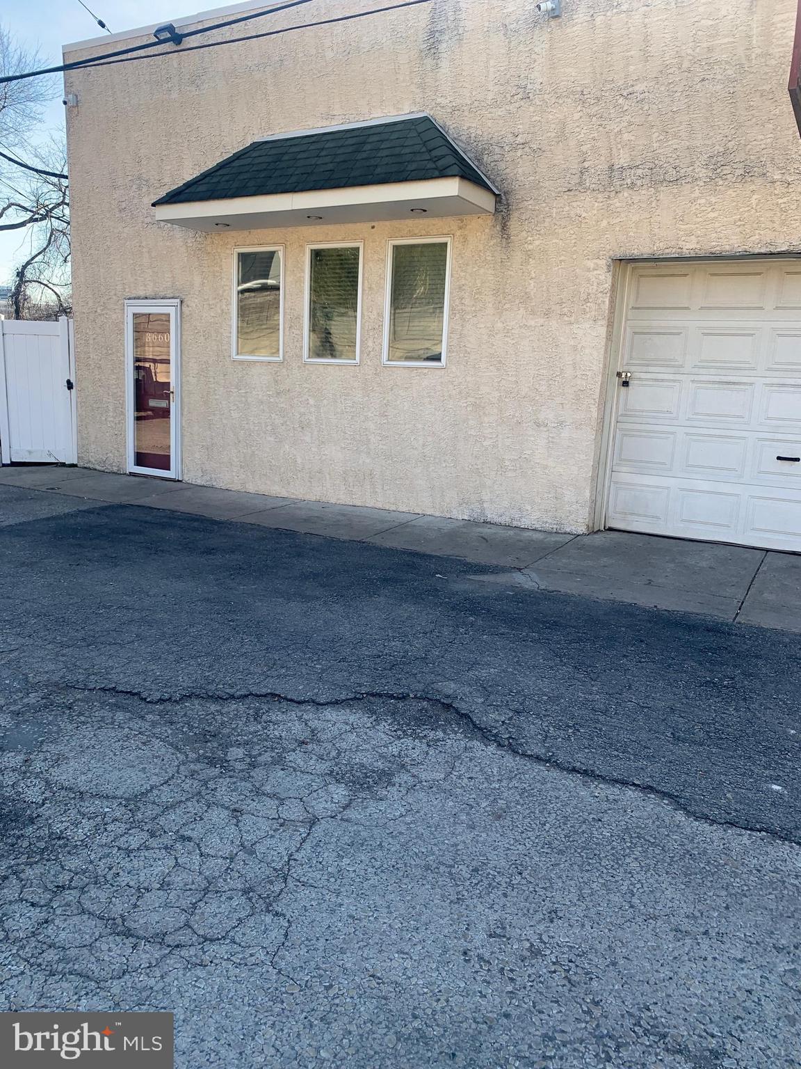 Setup your business in this beautiful 2350 sq. ft. office /warehouse in Manayunk. Lot sits above Main Street Manayunk. Great elevated views. Very unique minimal traffic location. With ICMX zoning there are endless possibilities. Combination sale includes the adjoining 94' x 77' open lot that is separately deeded. Current business is relocating, the business is NOT FOR SALE.