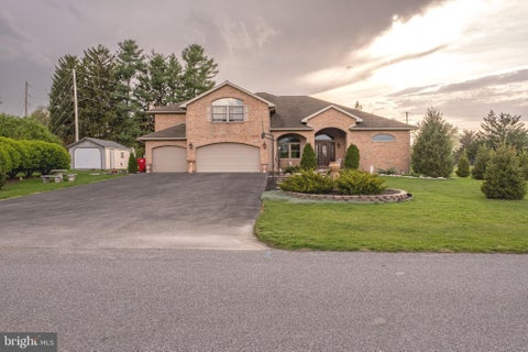 Homes For Sale - 536 Remington Drive Dr<br/> SHIPPENSBURG, PA 17257