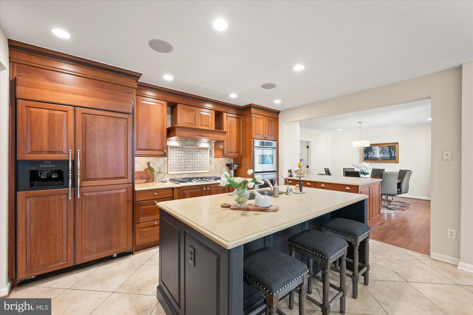 RIVER FALLS - Residential