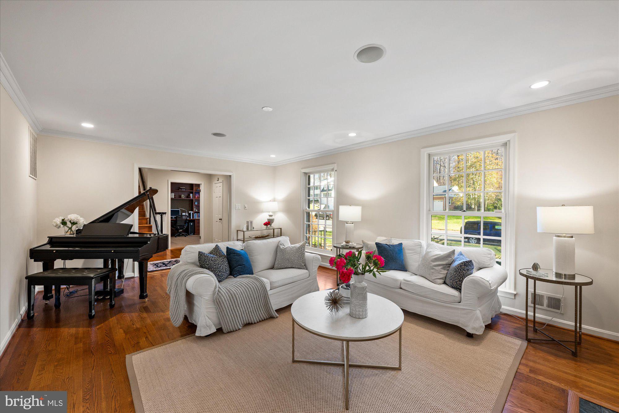 RIVER FALLS - Residential