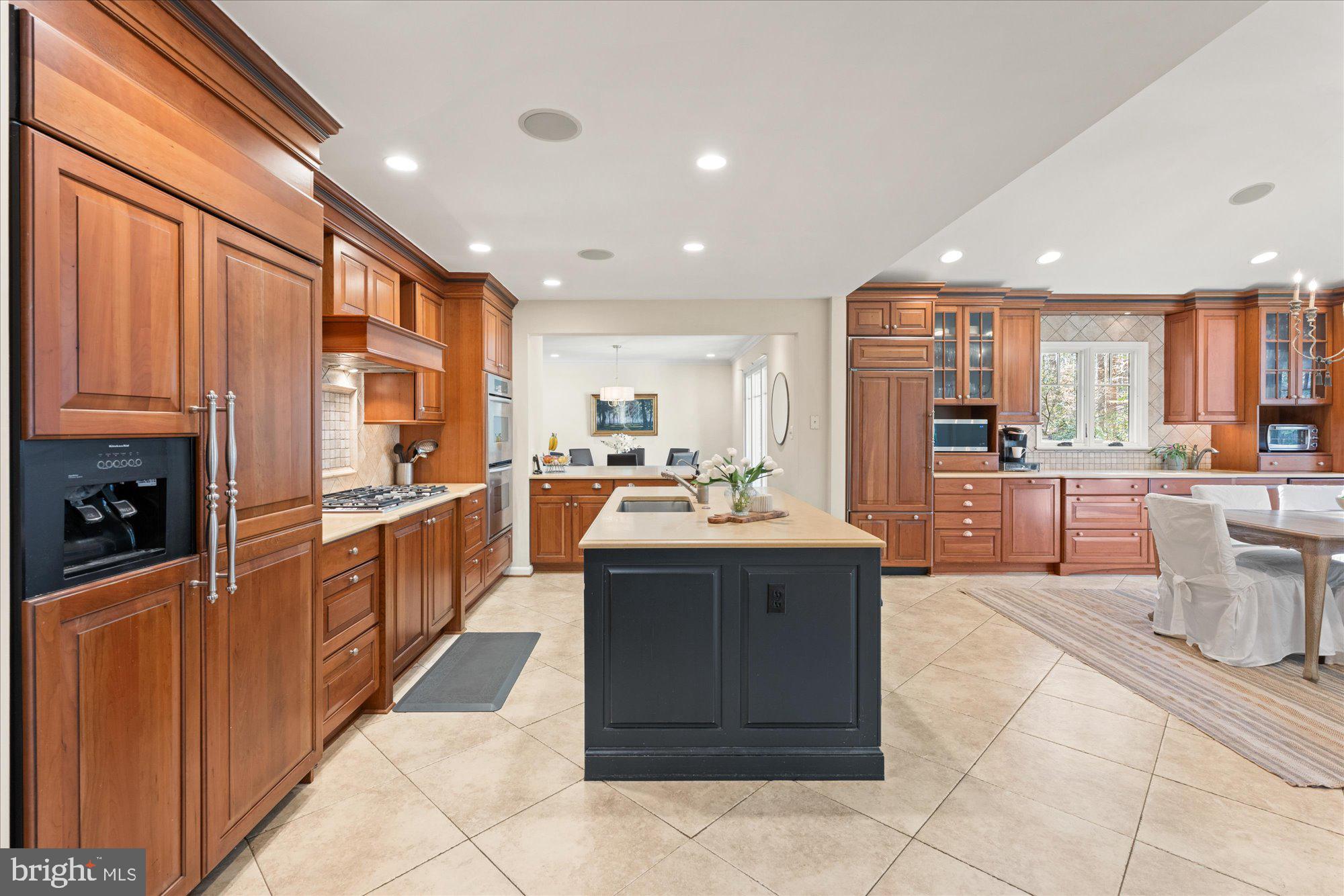 RIVER FALLS - Residential