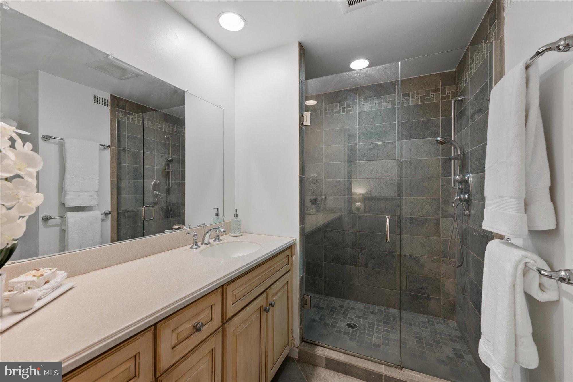 RIVER FALLS - Residential