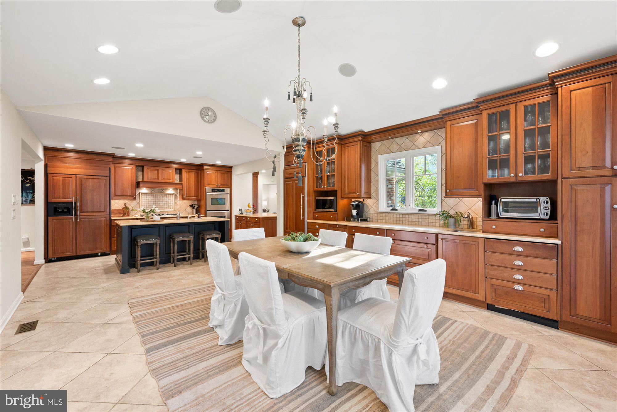 RIVER FALLS - Residential