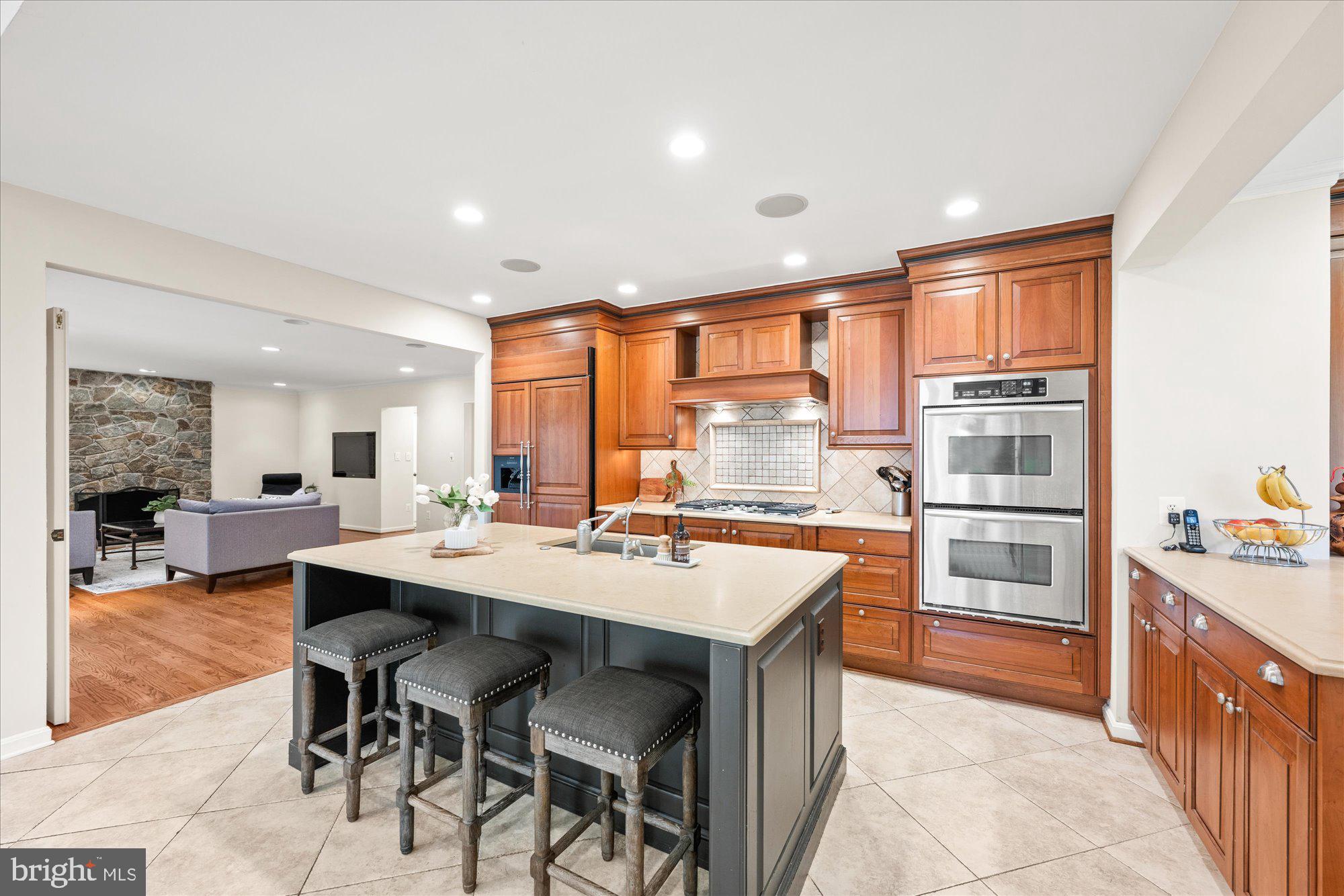 RIVER FALLS - Residential