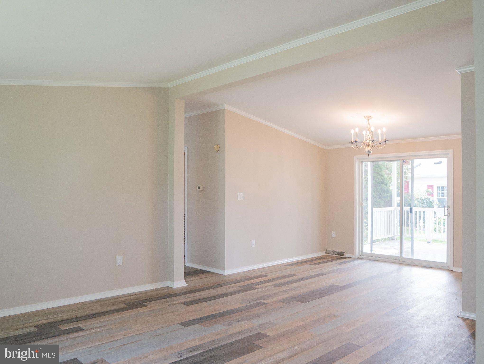 232 THRUSH CIRCLE