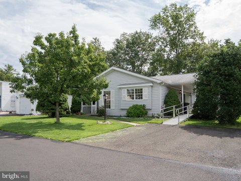 Mobile Home For Sale - 232 Thrush Circle<br/> Bucks County, NEW HOPE, PA 18938