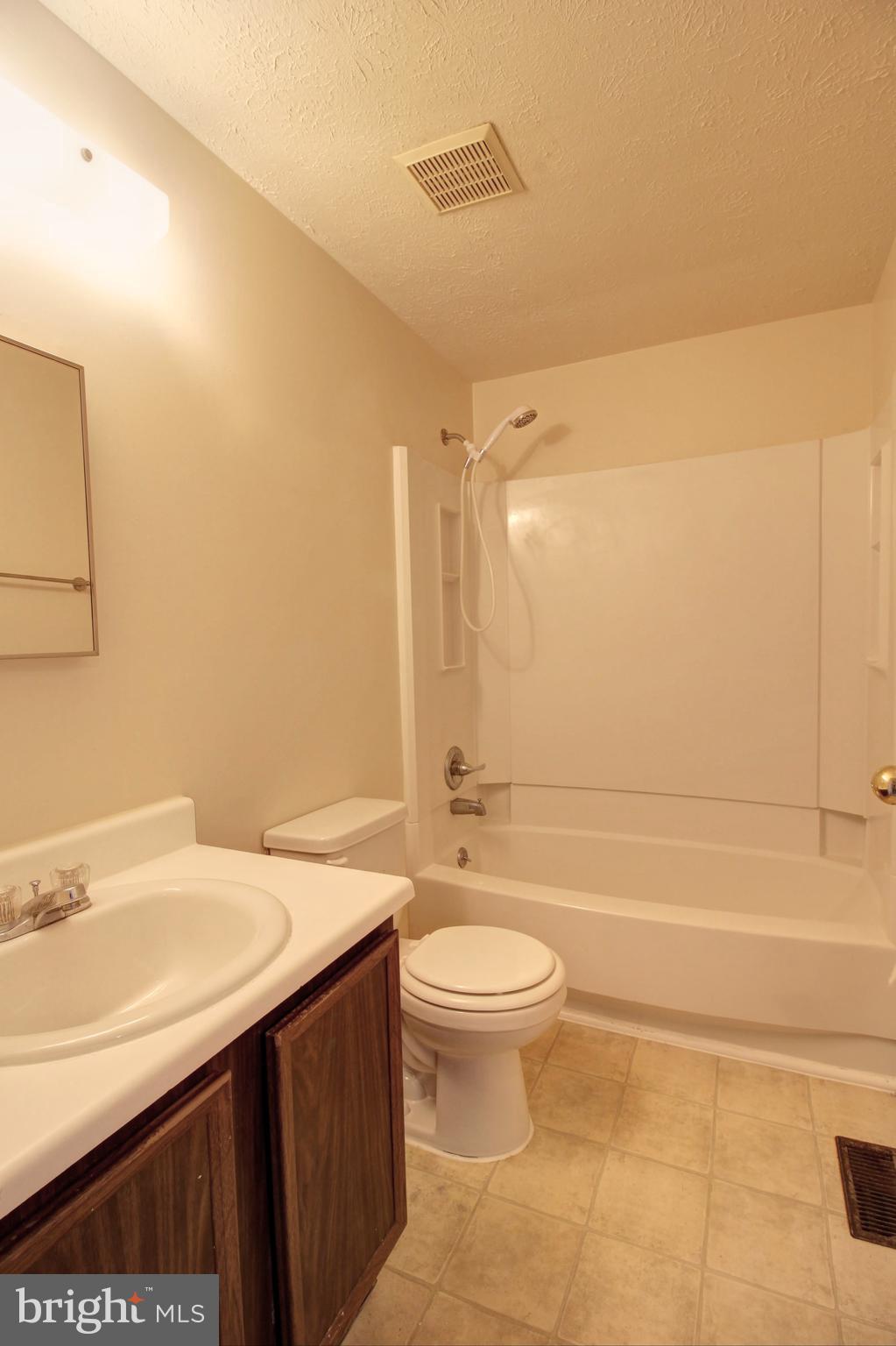 AMBER MEADOWS - Residential