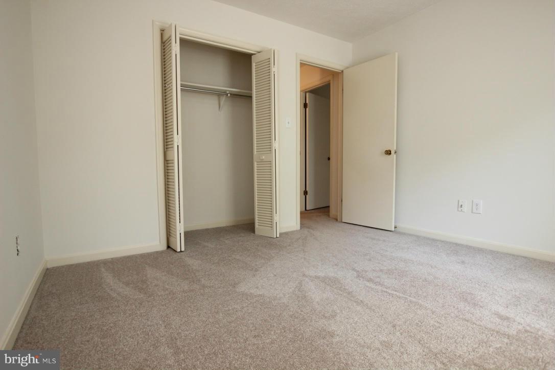 THE OAKTON - Residential Lease