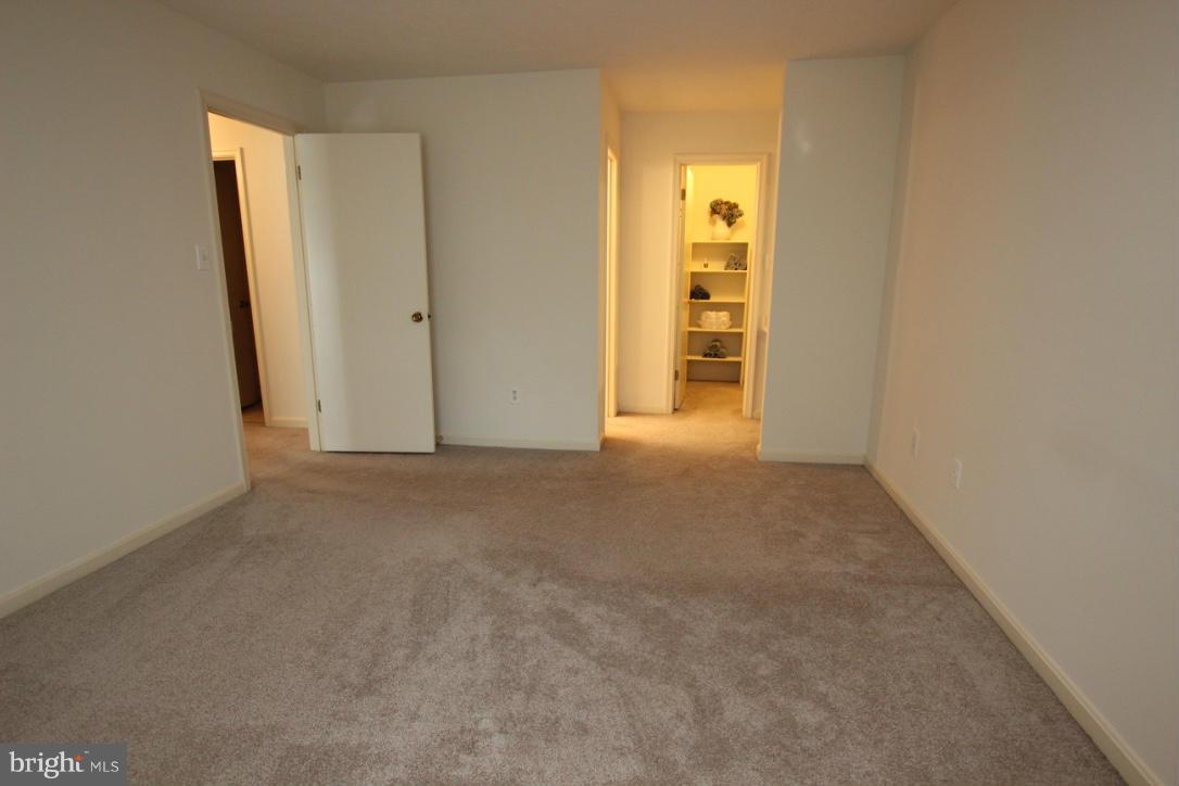 THE OAKTON - Residential Lease