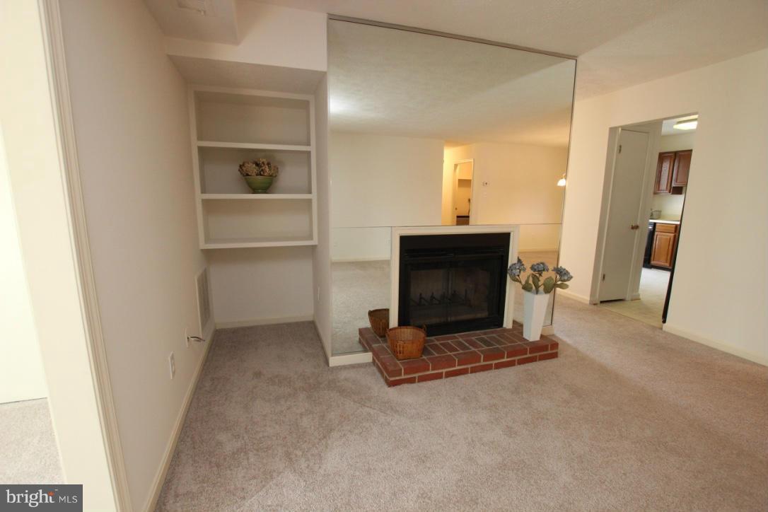 THE OAKTON - Residential Lease