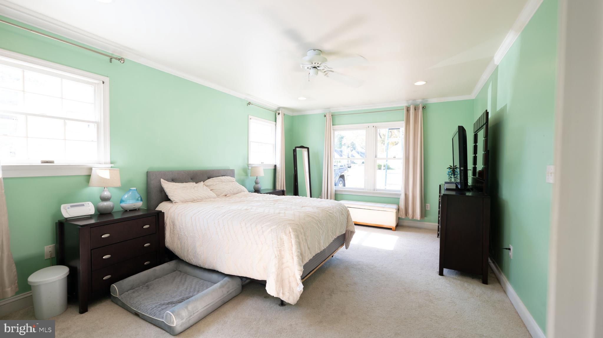 COUNTRY CLUB ESTATES - Residential