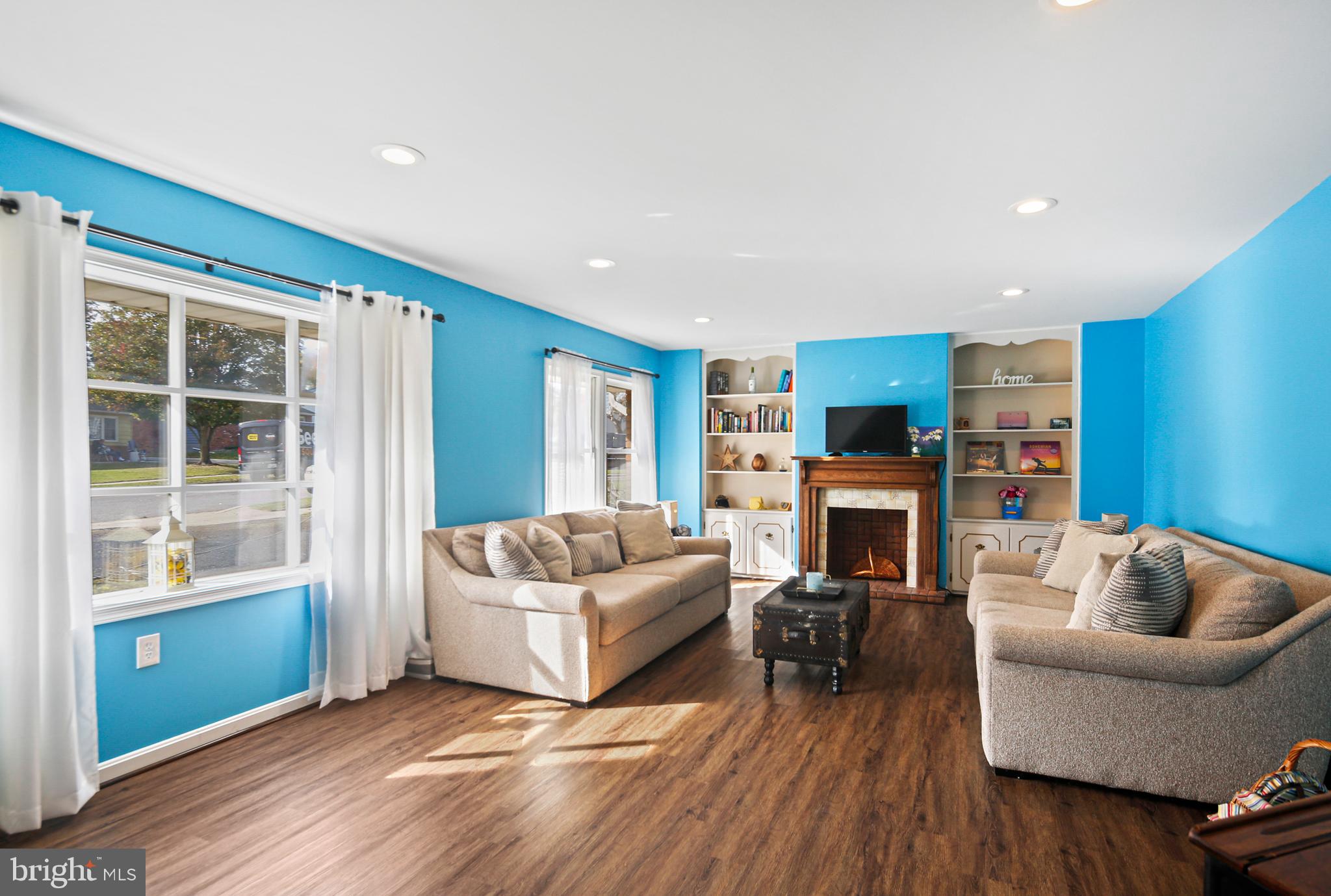 COUNTRY CLUB ESTATES - Residential