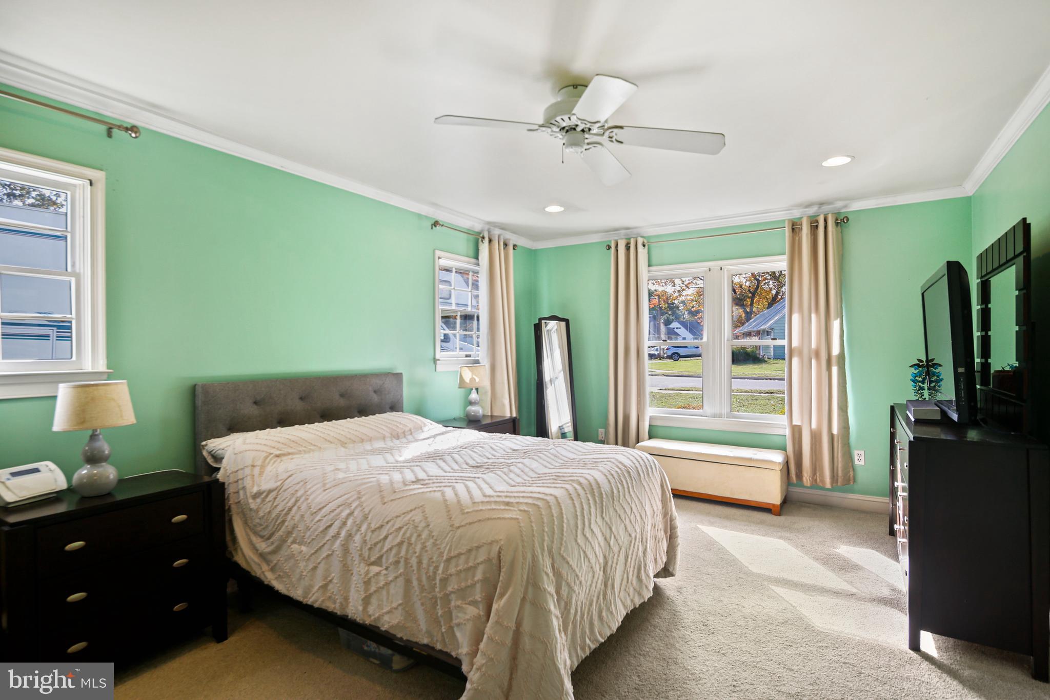 COUNTRY CLUB ESTATES - Residential