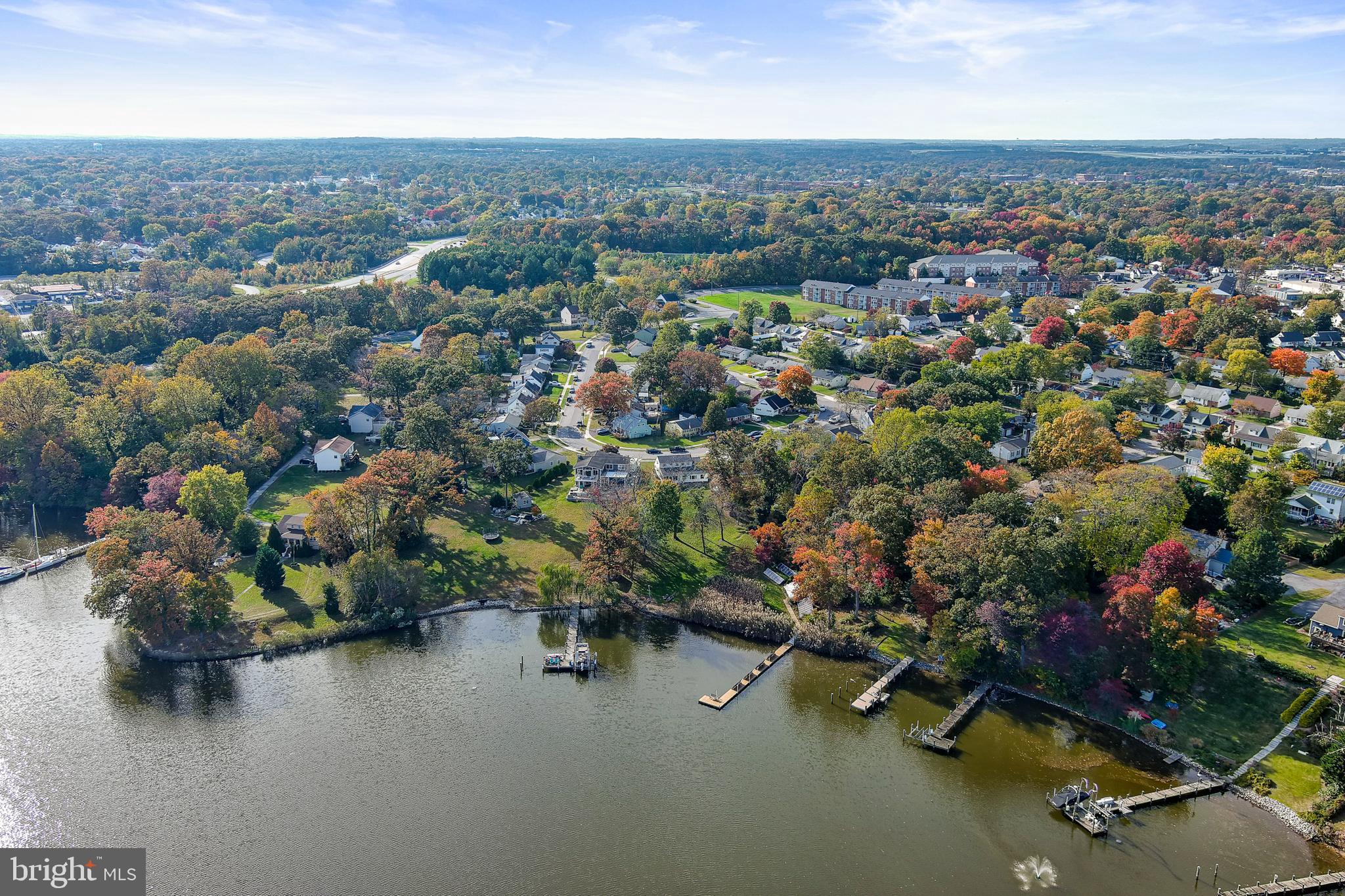 COUNTRY CLUB ESTATES - Residential