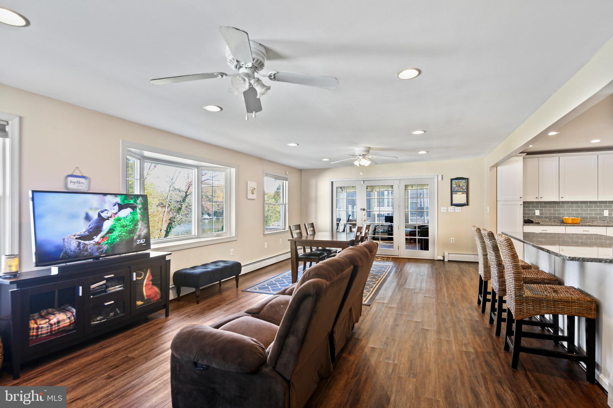 COUNTRY CLUB ESTATES - Residential