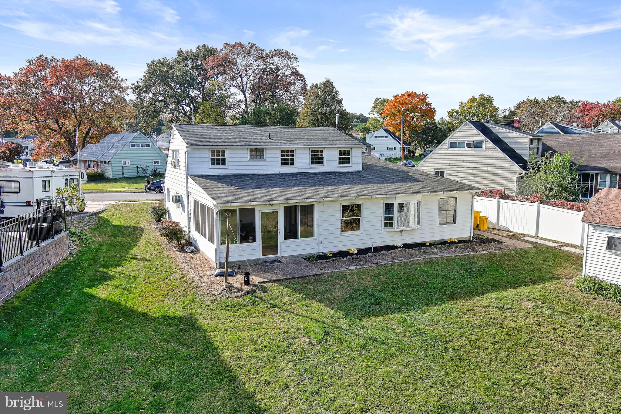 COUNTRY CLUB ESTATES - Residential