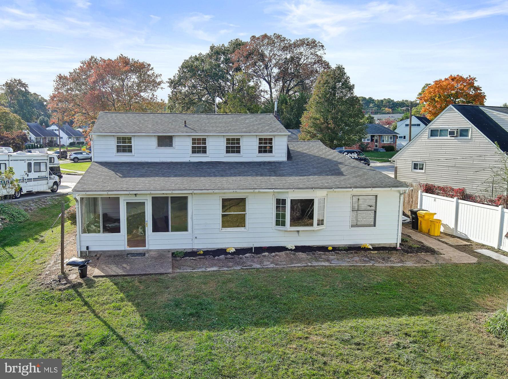 COUNTRY CLUB ESTATES - Residential