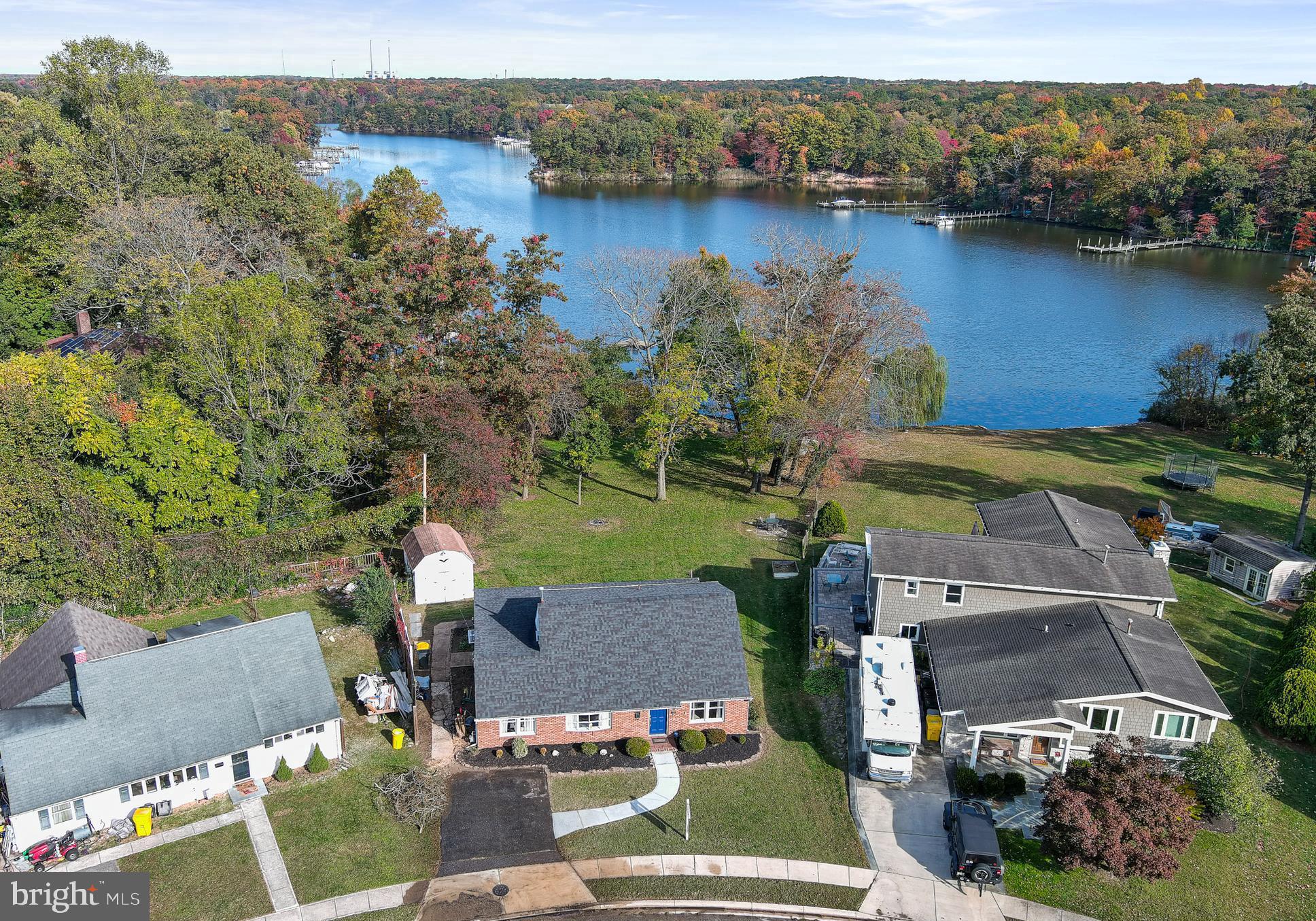 COUNTRY CLUB ESTATES - Residential