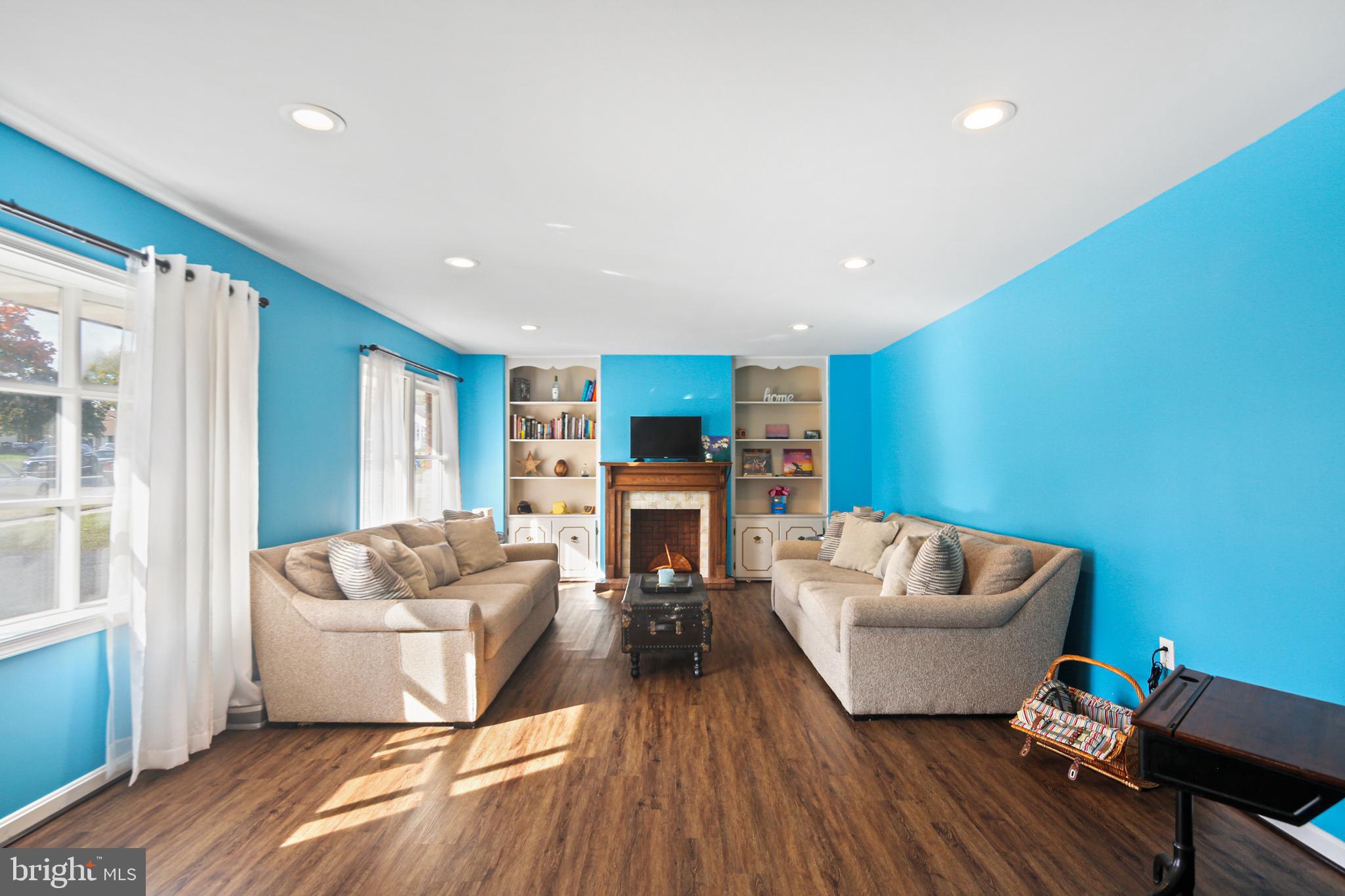 COUNTRY CLUB ESTATES - Residential